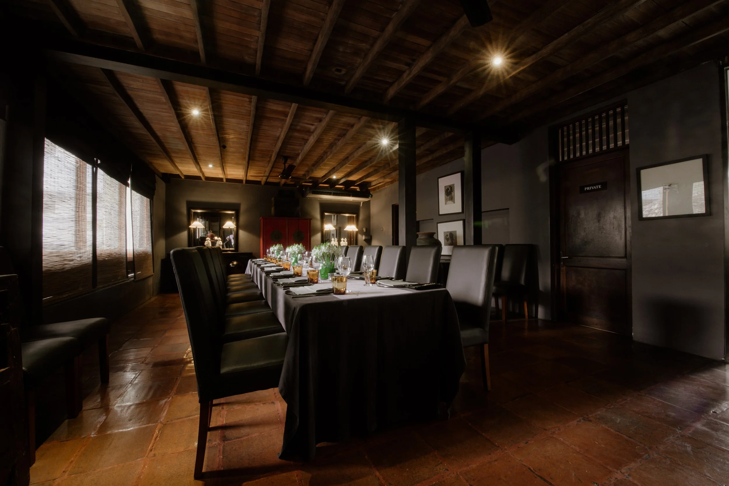 GalleryCafe_ParadiseRoad_Colombo_Shanth Fernando_Sri Lanka_LongTableSetup_18.jpg