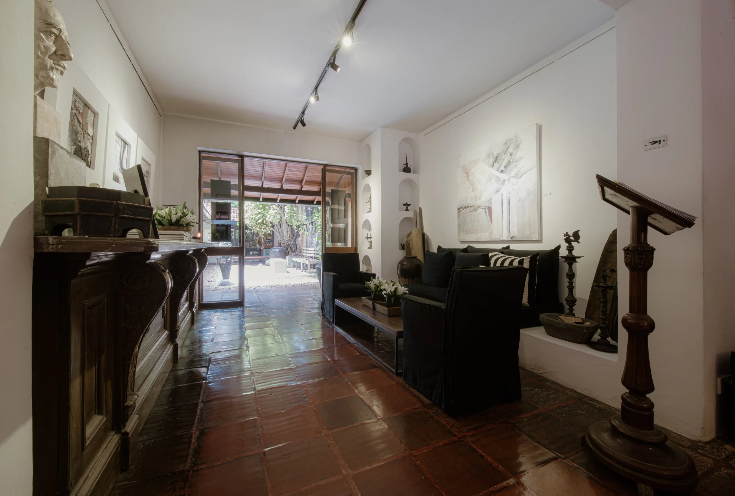 GalleryCafe_ParadiseRoad_Colombo_Shanth Fernando_Sri Lanka_EntranceLounge_01.jpg