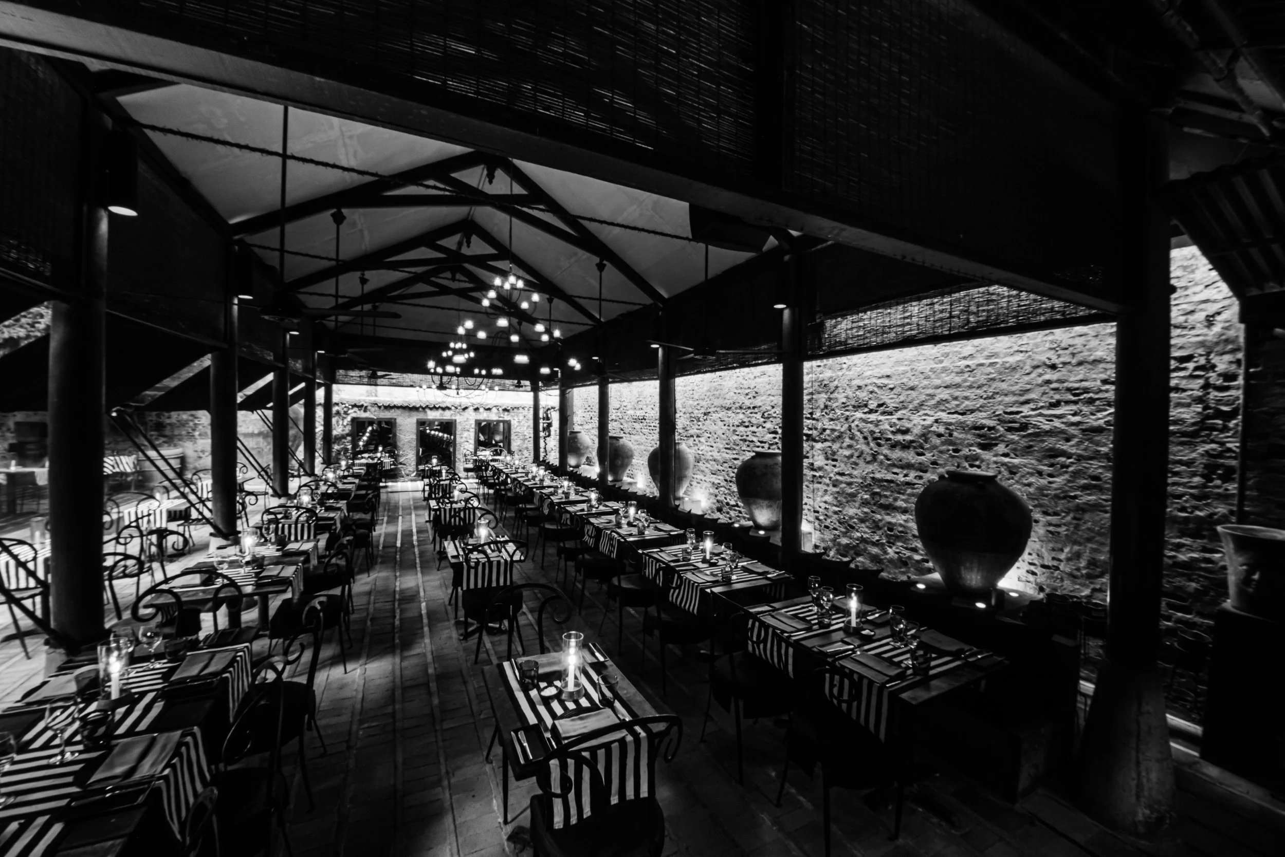 GalleryCafe_ParadiseRoad_Colombo_Shanth Fernando_Sri Lanka_CourtyardDiningBW_20.jpg