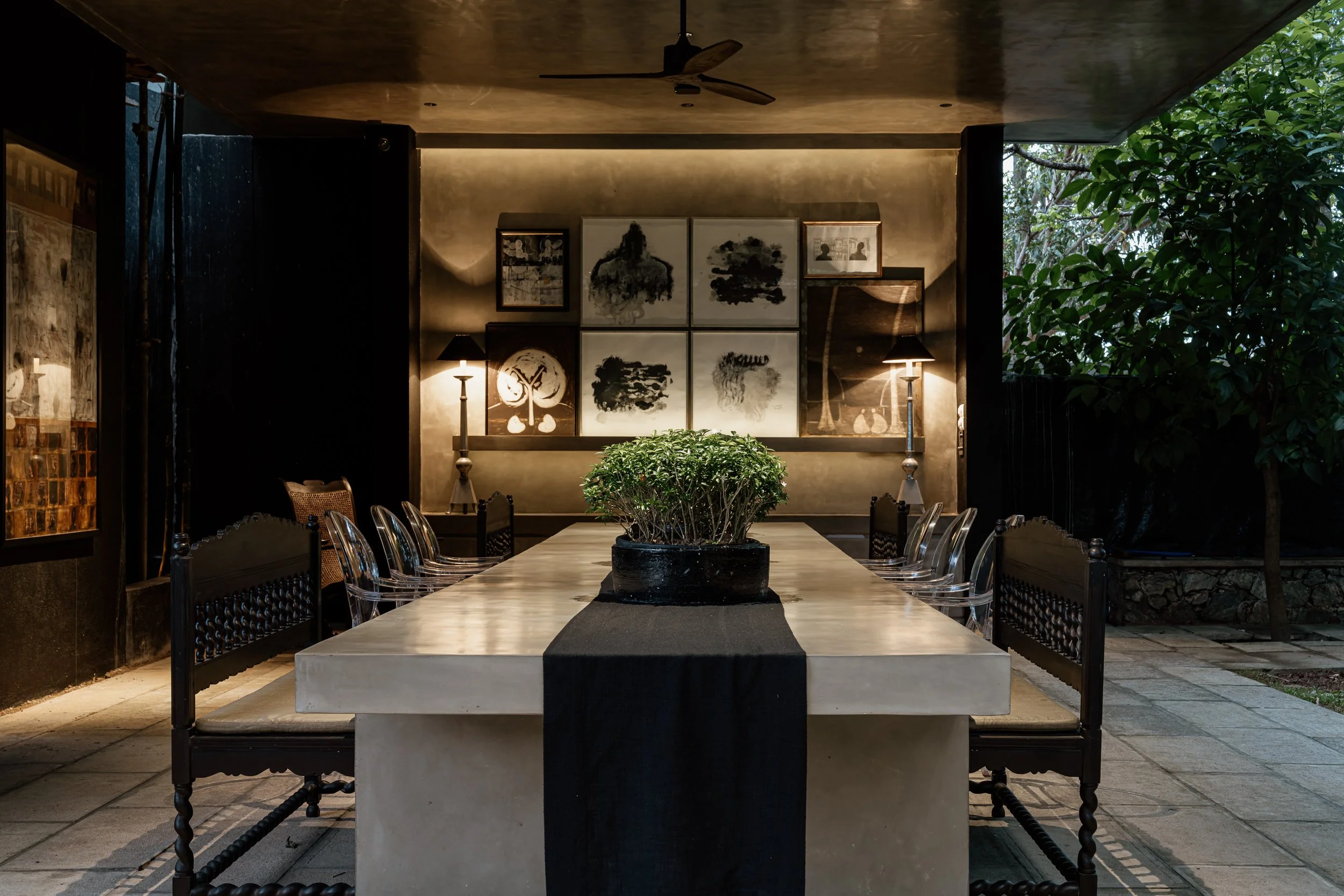 Maharagama House - Chamika de Alwis Residence_Chamkia De Alwis_Sri Lanka_DiningUnderCanopy_24.jpg