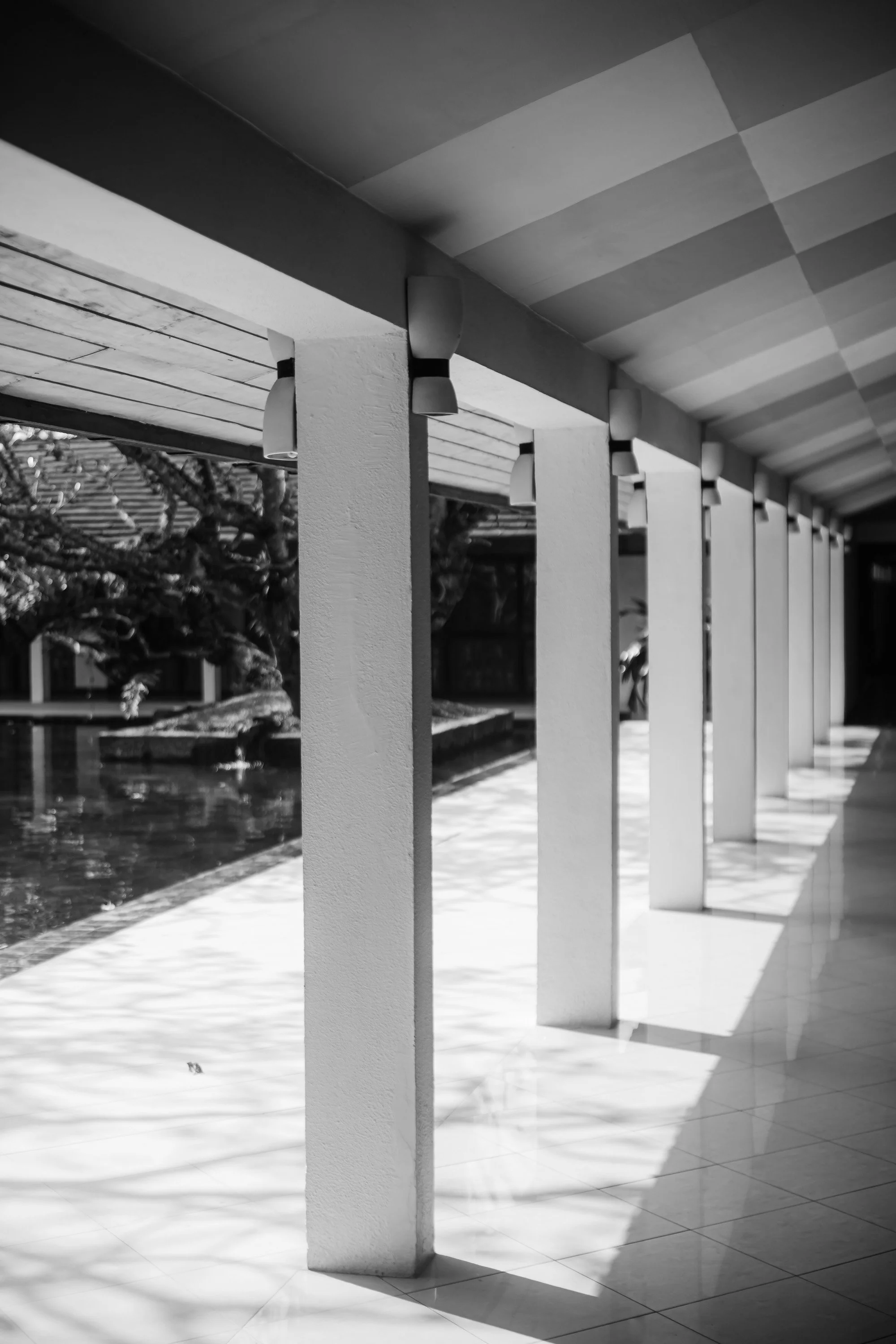 Bentota Beach Hotel – Geoffrey Bawa’s Coastal Courtyard_Sri Lanka_Colonnade and Reflections – Bentota Beach Hotel_06_Photography by Sandun de Silva.jpg