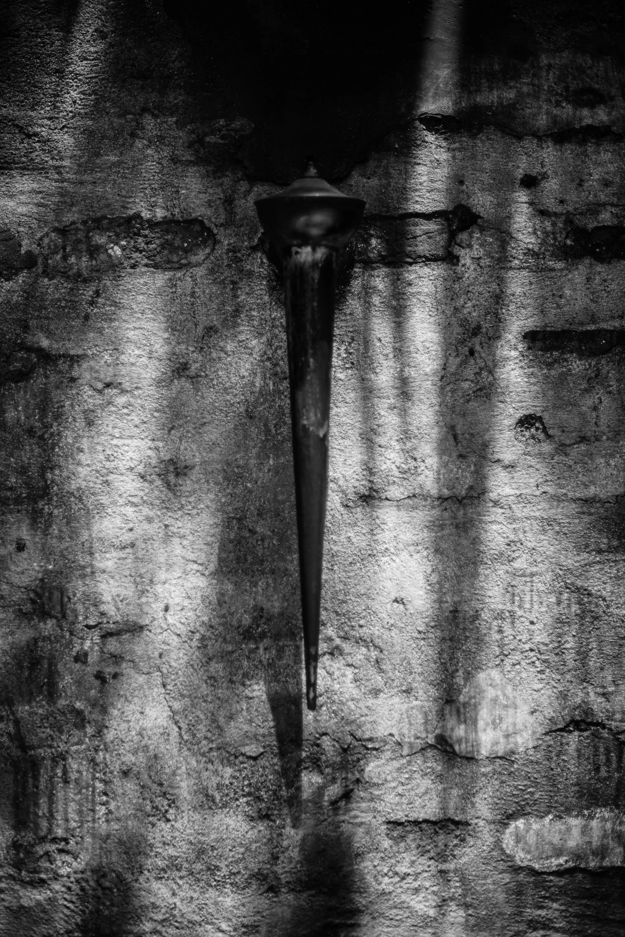 GalleryCafe_ParadiseRoad_Colombo_Shanth Fernando_Sri Lanka_WallTorch_04.jpg