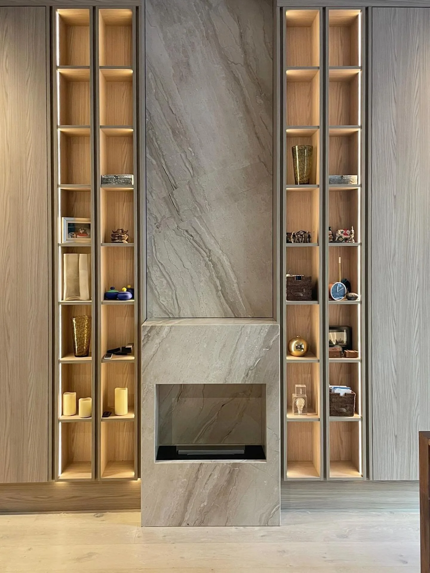 A dialogue between wood and stone.
Japanese-inspired serenity brought to life in a timeless, tailored design. More soon.

#interiordesign #interiorarchitecture #design #minimalism #bespokedesign #custom #maatwerkmeubels #maatwerkkast #cabinets #desig