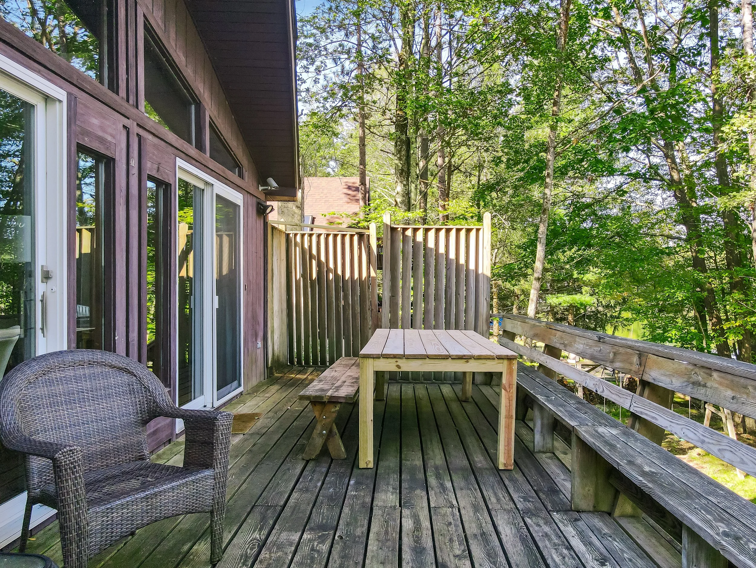 Outdoor seating for 10.jpg