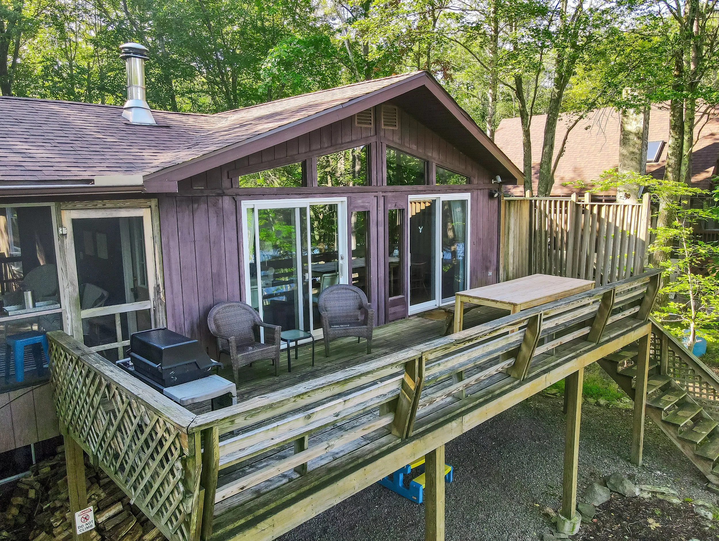 Deck facing Deer Lake.jpg