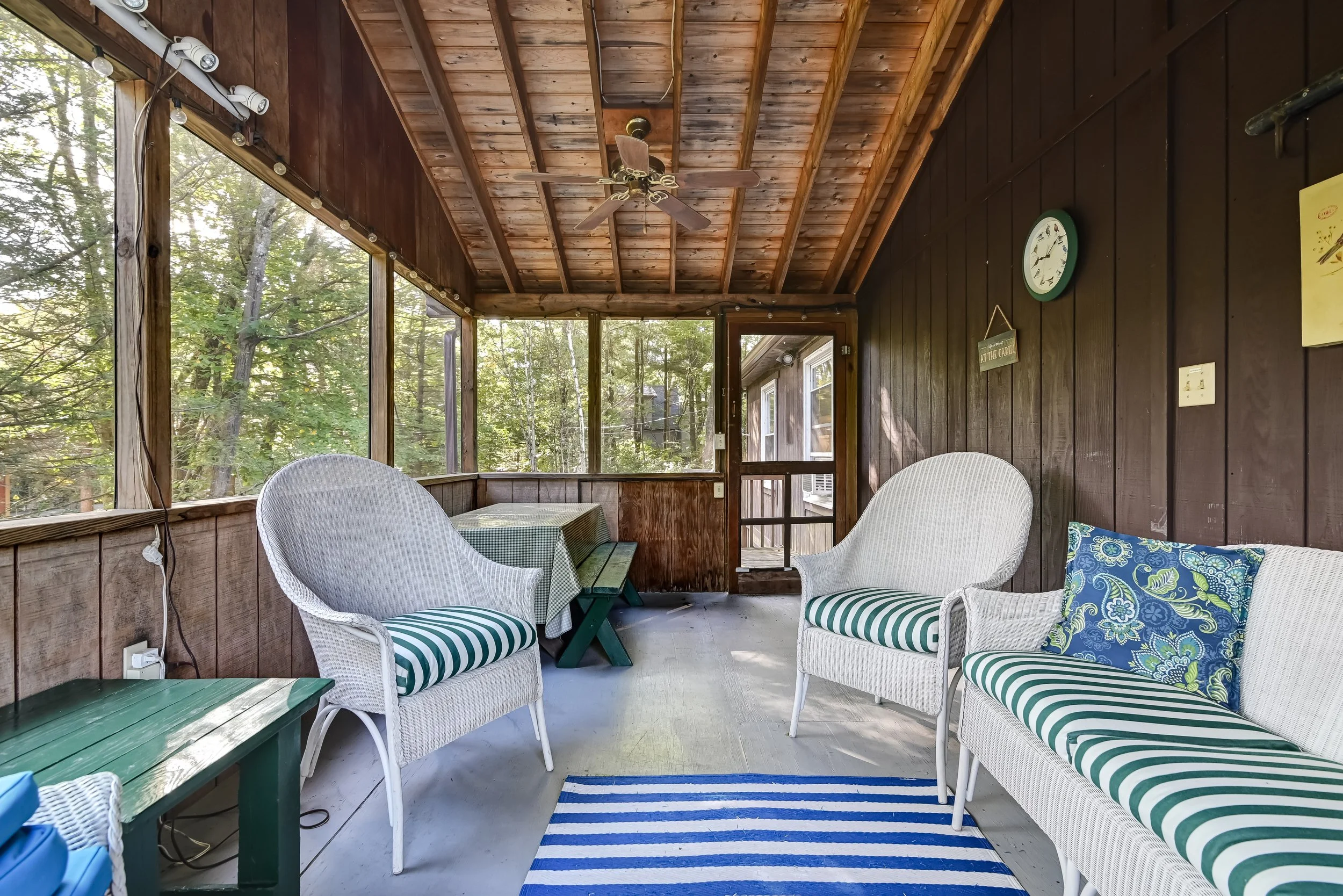 Screen porch 2.jpg