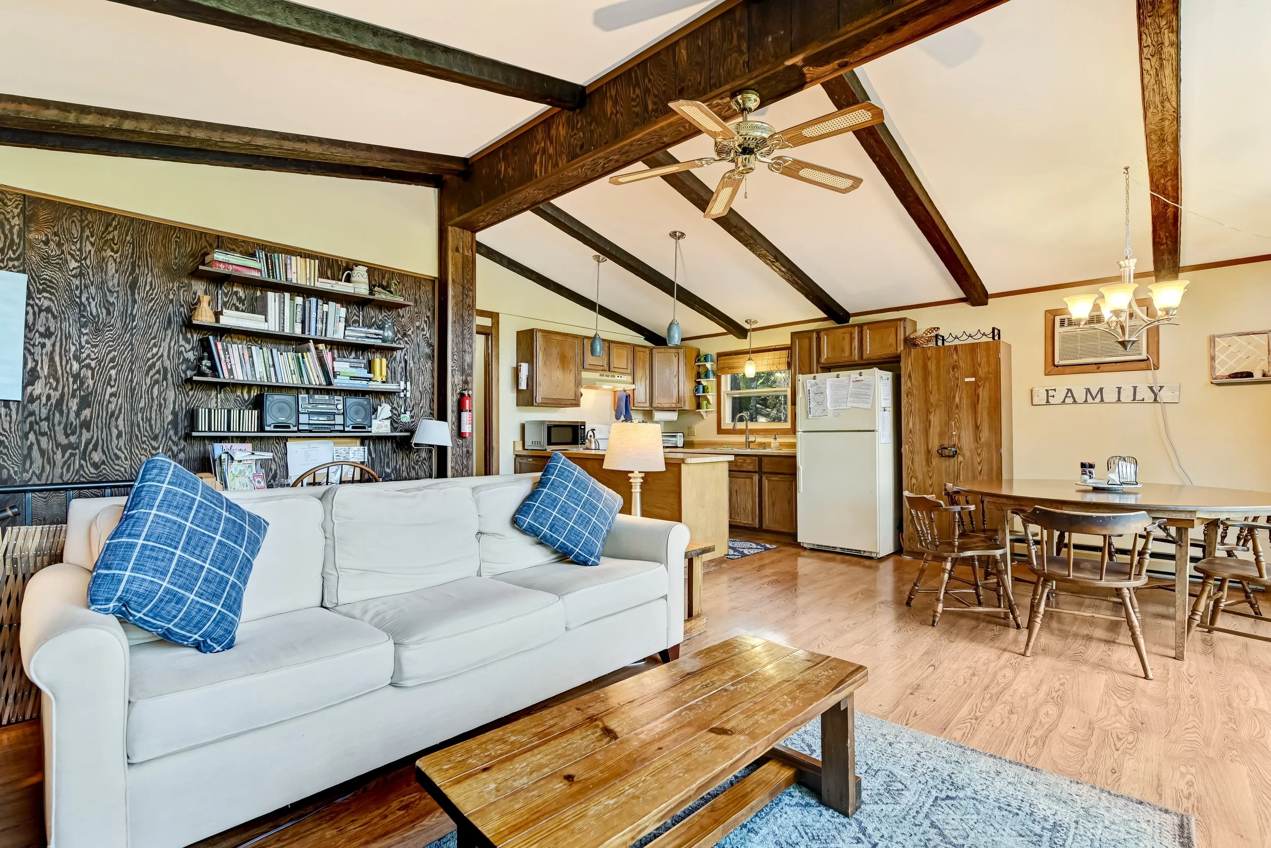 Upper level great room.jpg