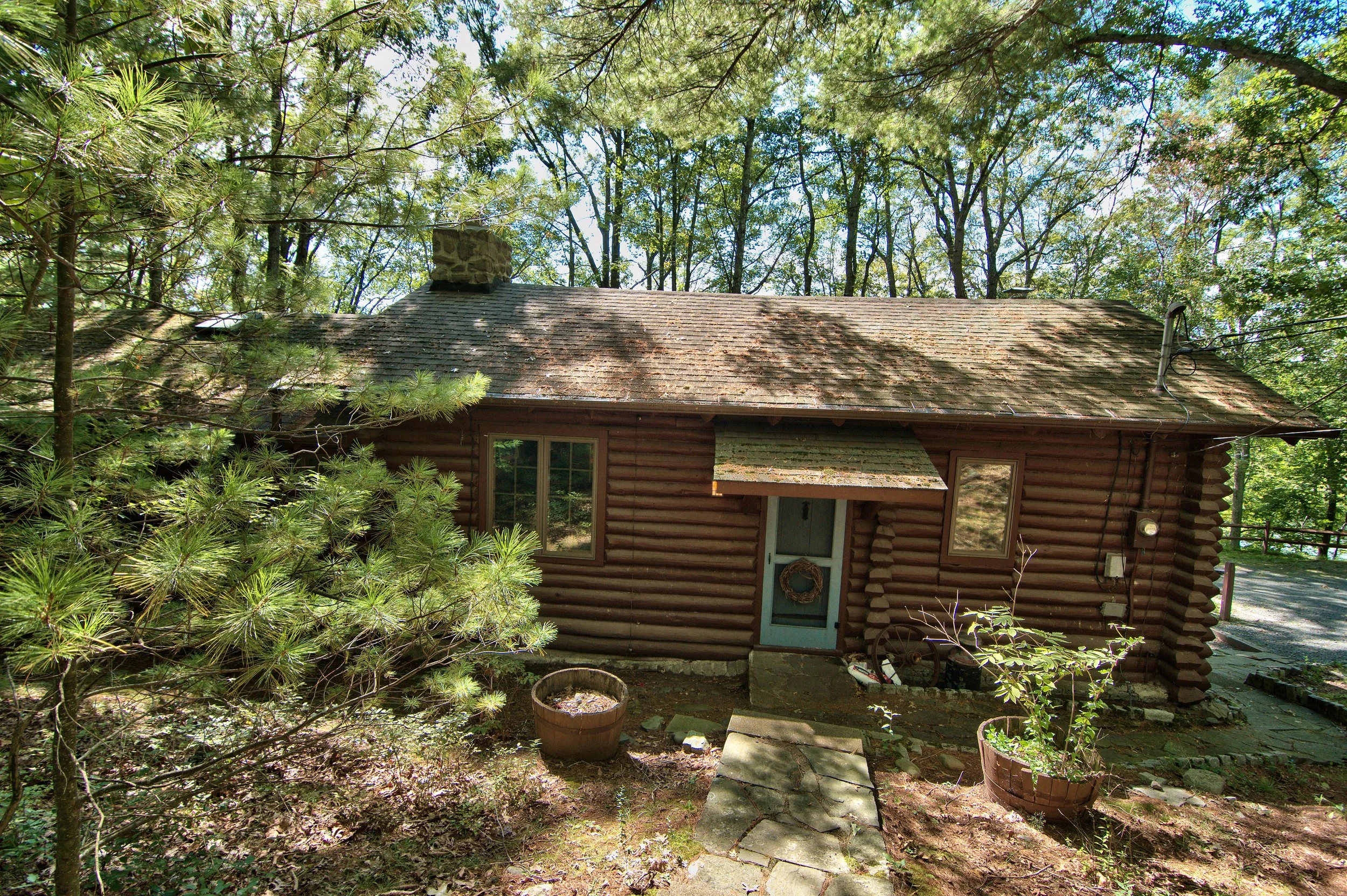 Exterior View 15.jpg