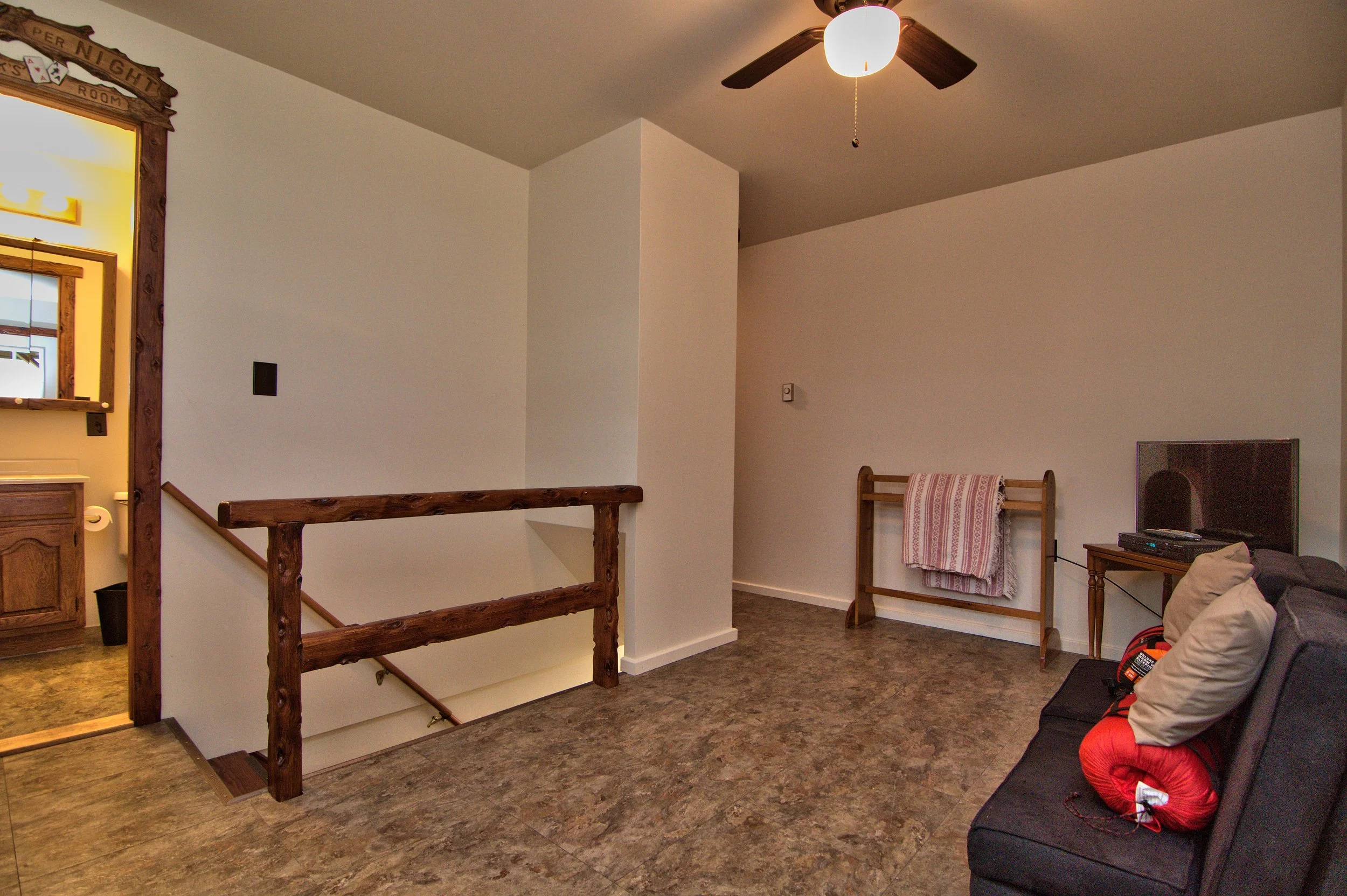 2nd Floor Hall View 01.jpg