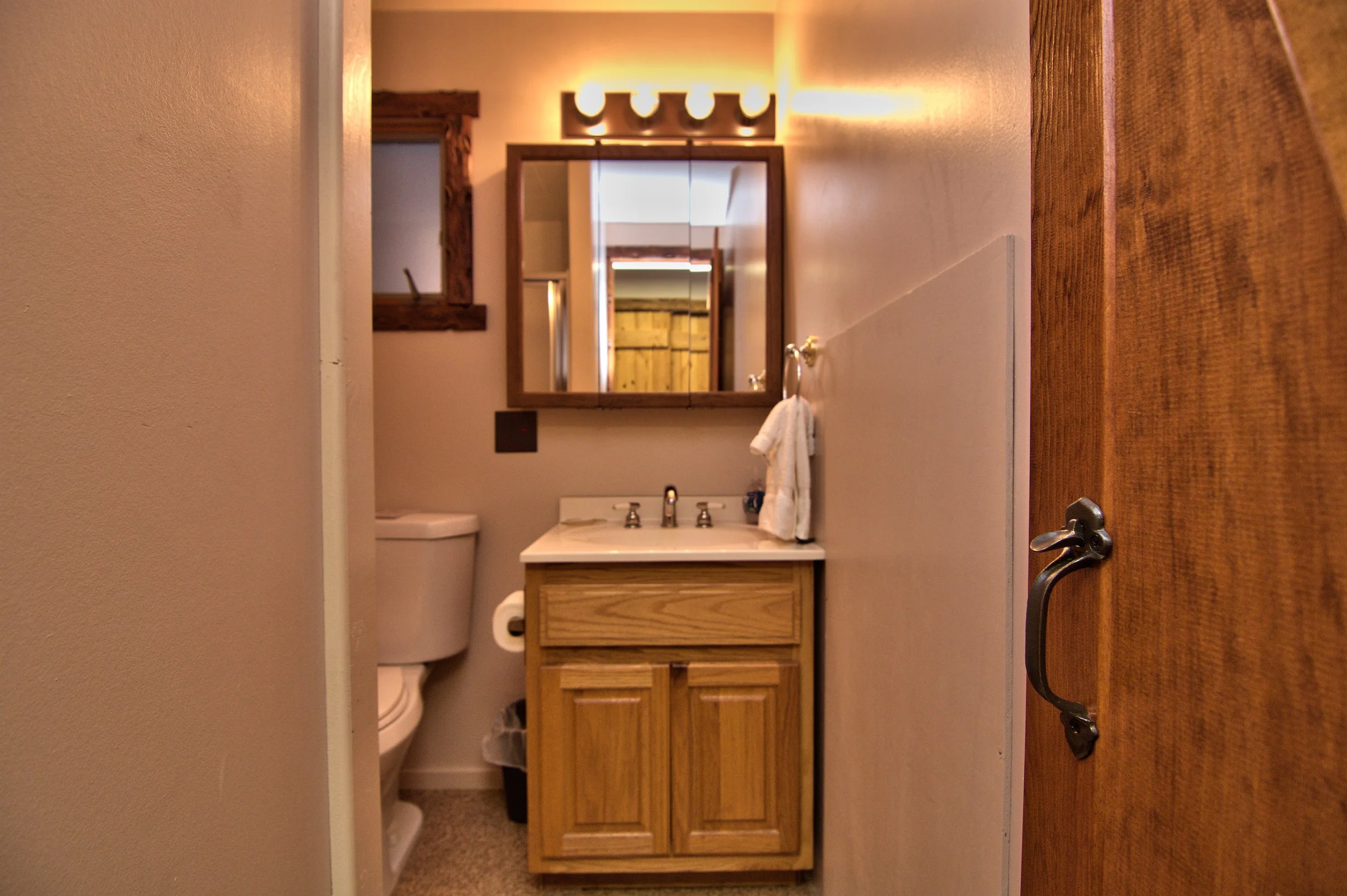 1st Floor Bath View 1 (2).jpg