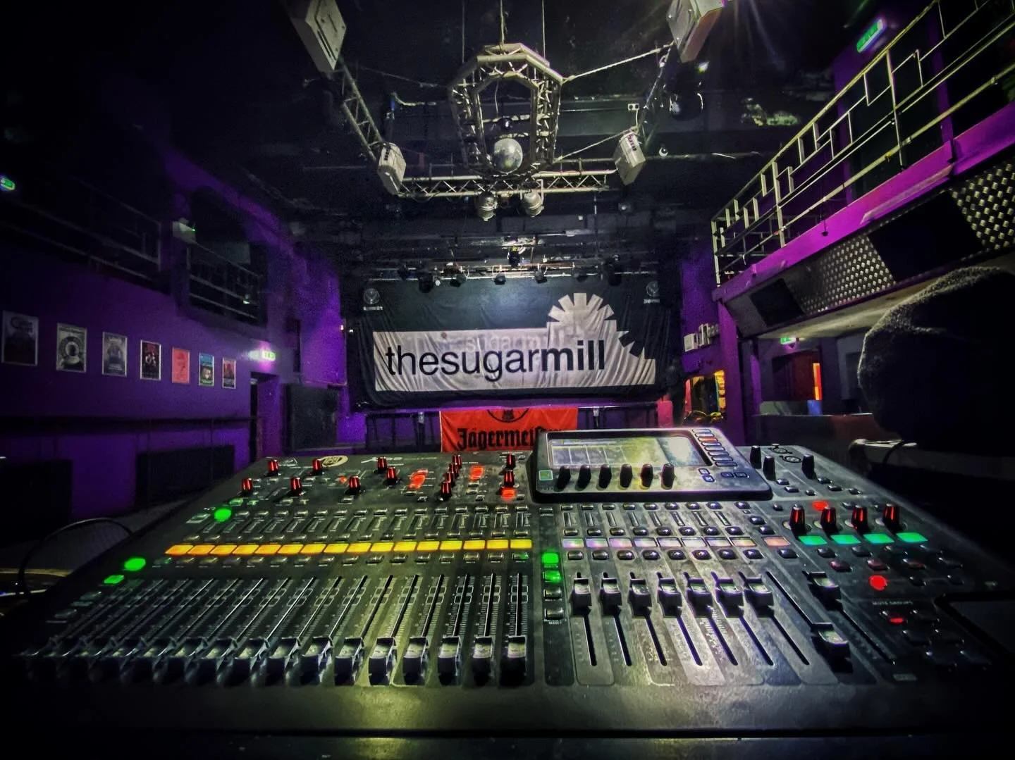 Live audio and video recording tonight with @thecountryrocksband