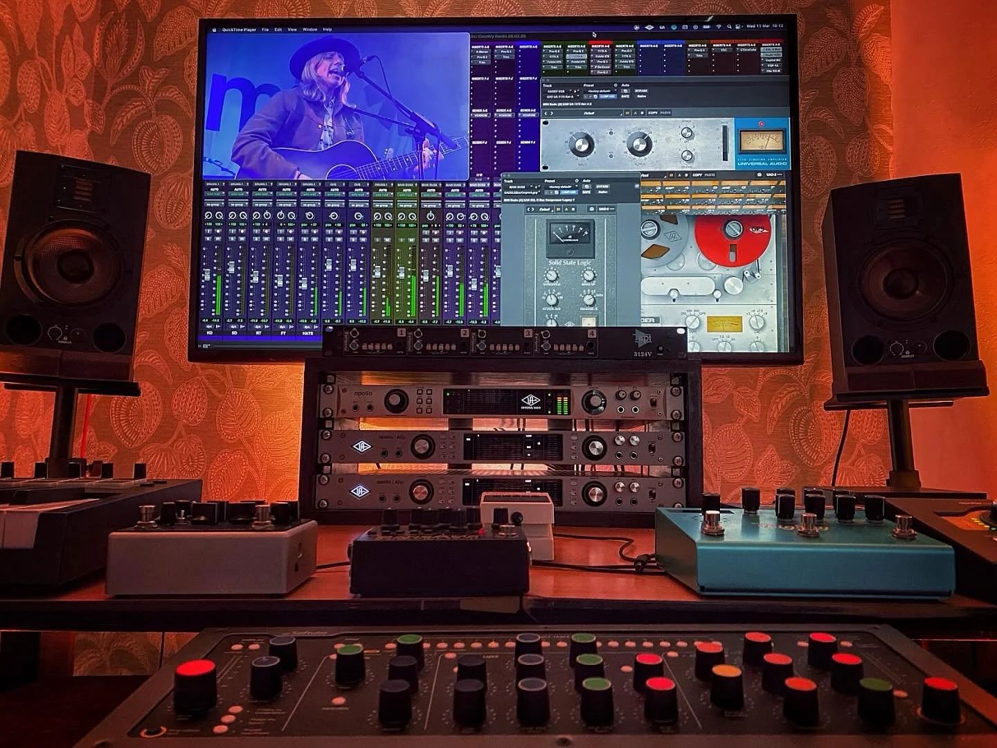 Busy mixing and editing video for @thecountryrocksband and their recent live performance at @sugarmillstoke For professional live audio and video recording, give us a shout #gig #recording #mixing #video #protools