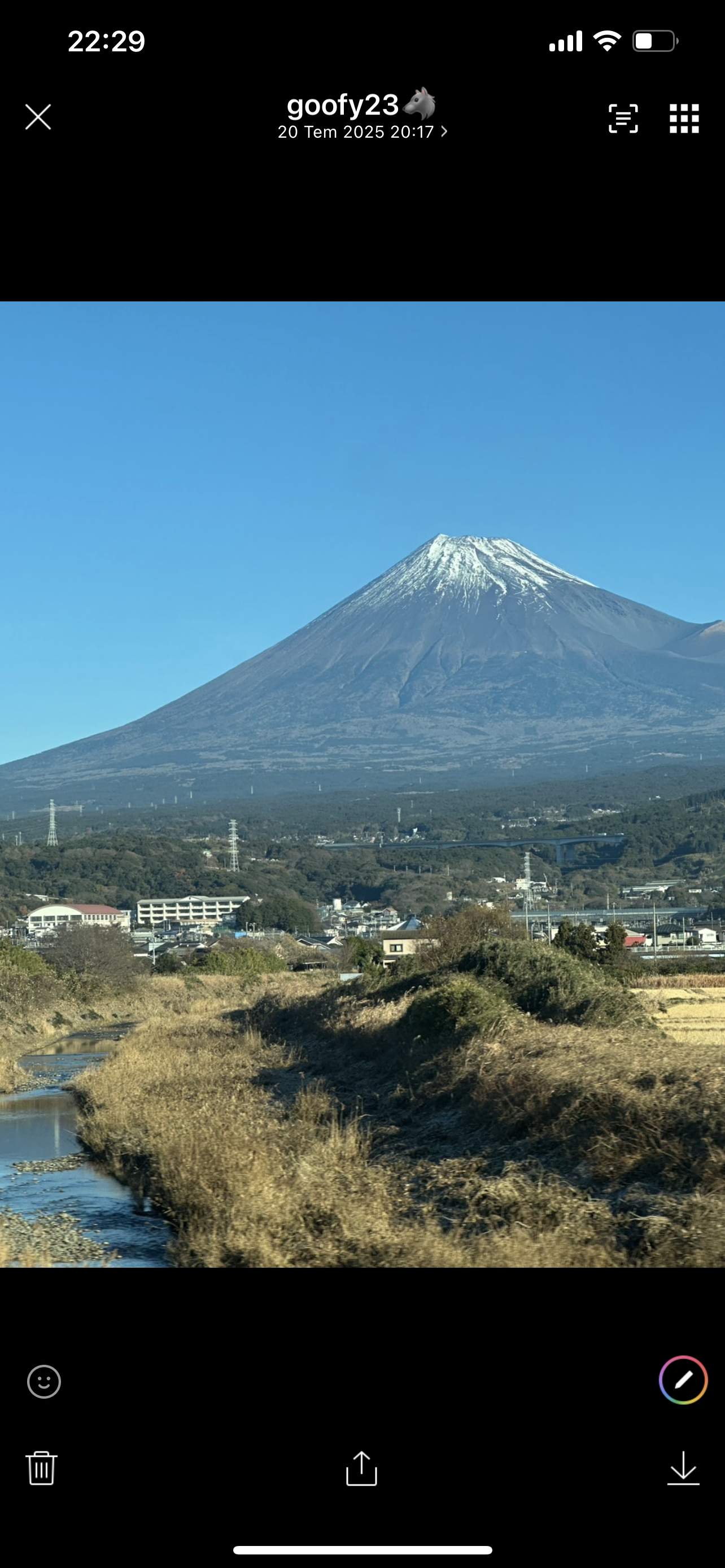 From shimhkansen taken picture ,fuji san .japon