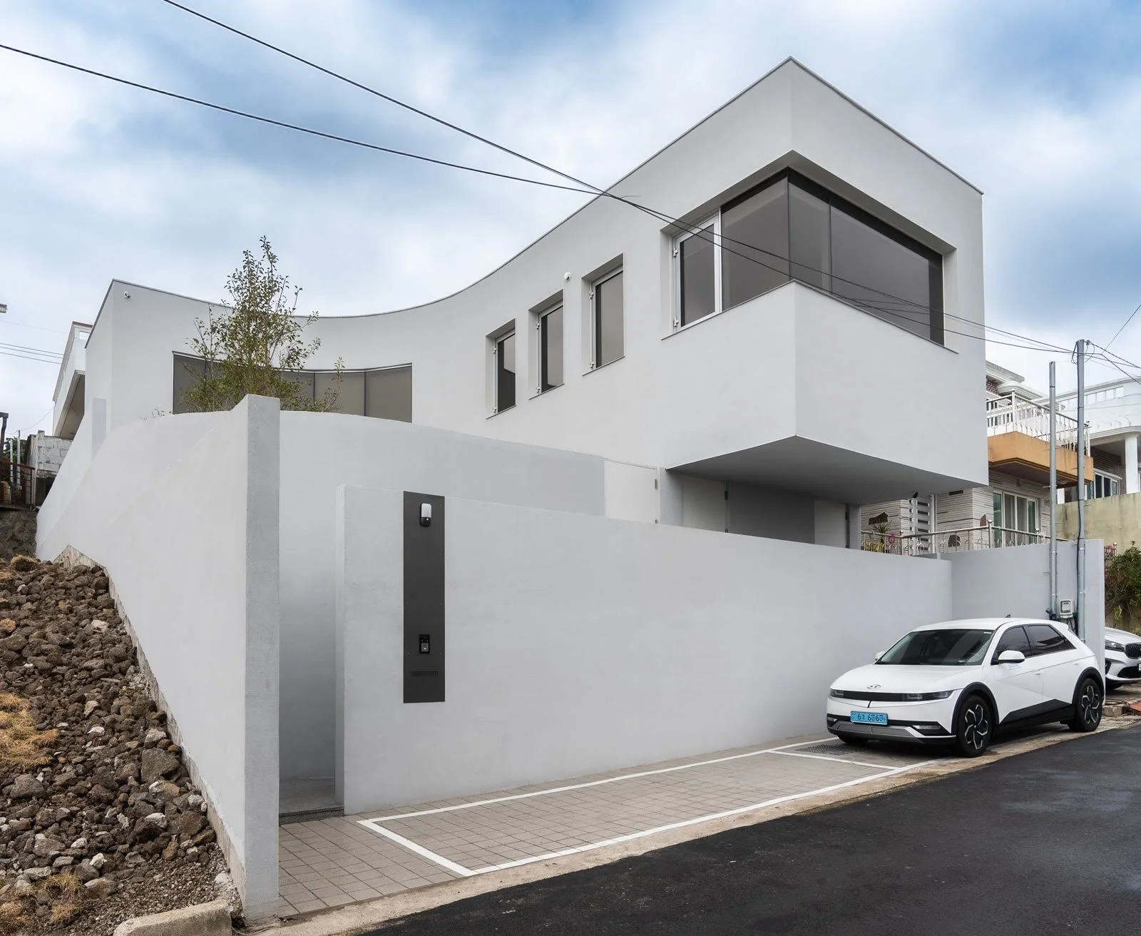 Contour House