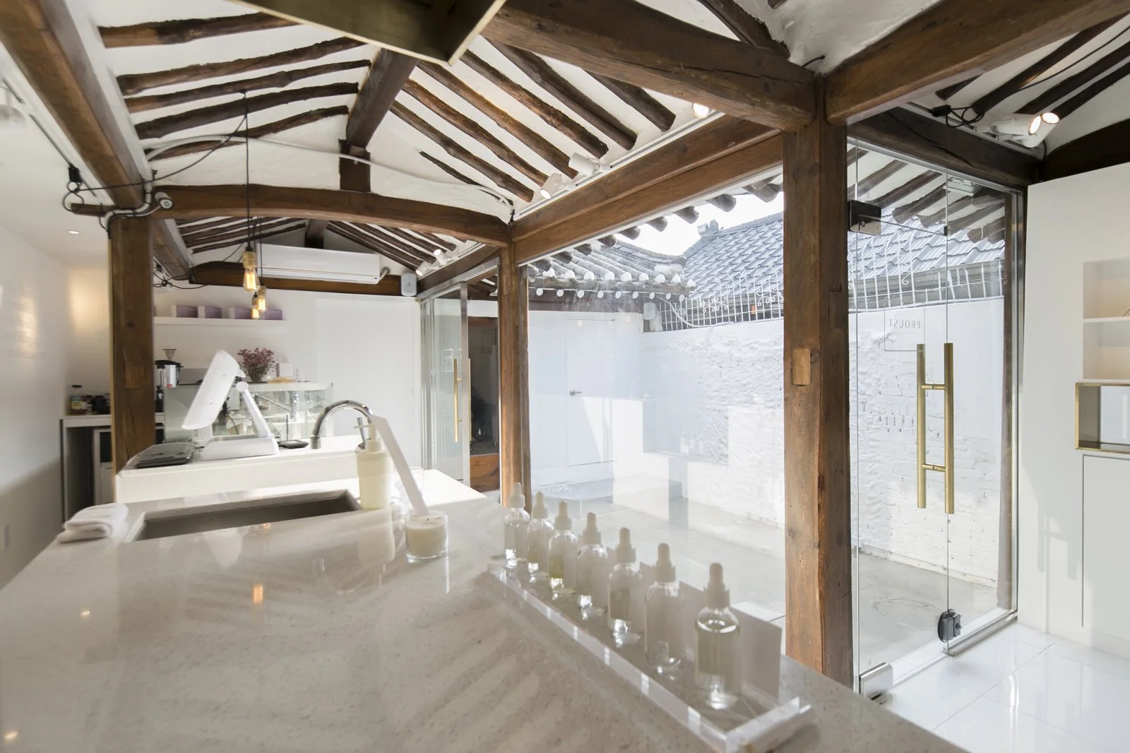 Perfume workbench under hanok rafters
