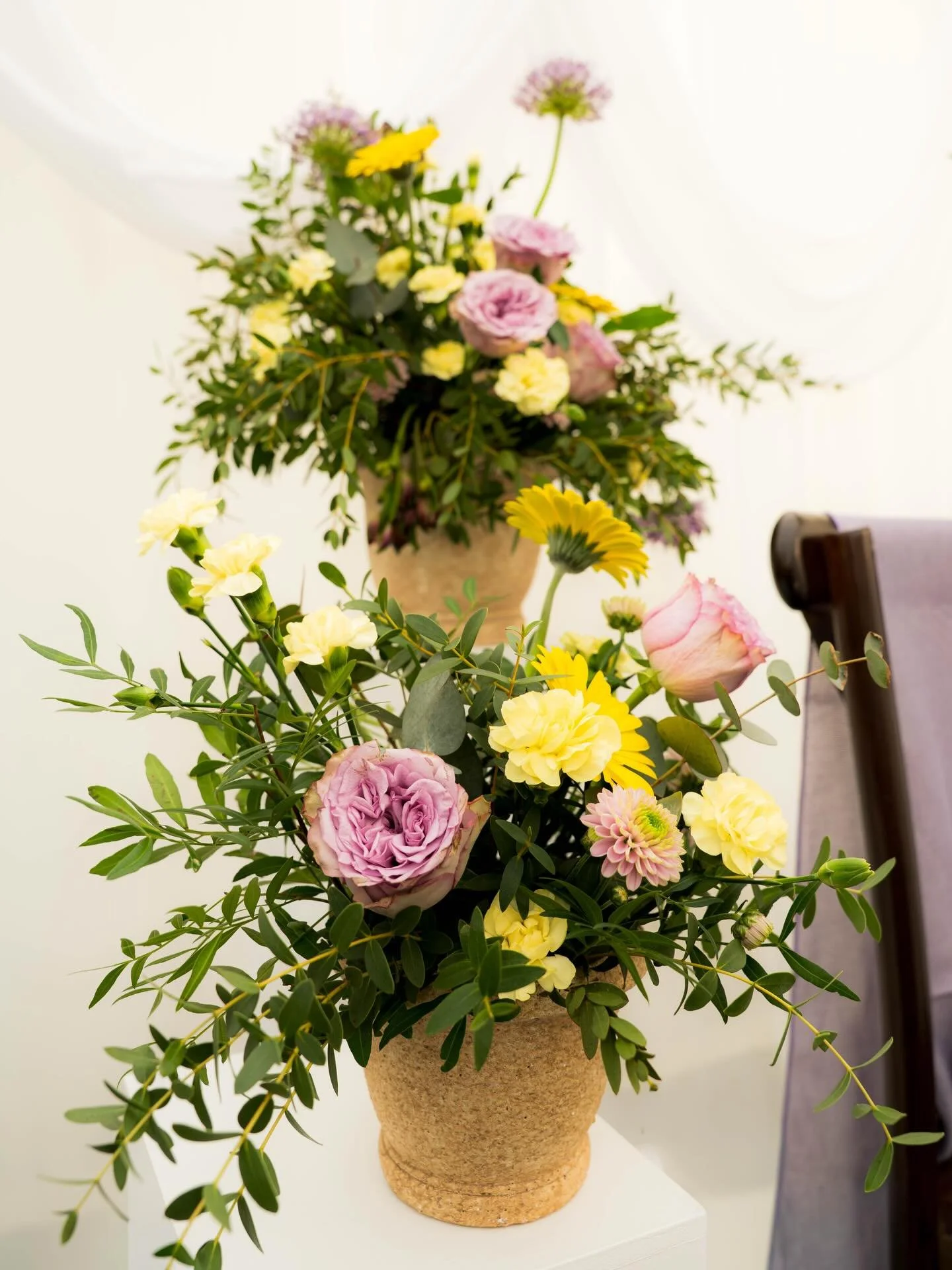 Absolutely stunning floral set up by the amazing @katies_flowerhouse_events bringing this beautiful aesthetic to our Mother&rsquo;s Day photo shoot at @mamaloungecollective 

Thank you so much, I couldn&rsquo;t have asked for better

For floral decor