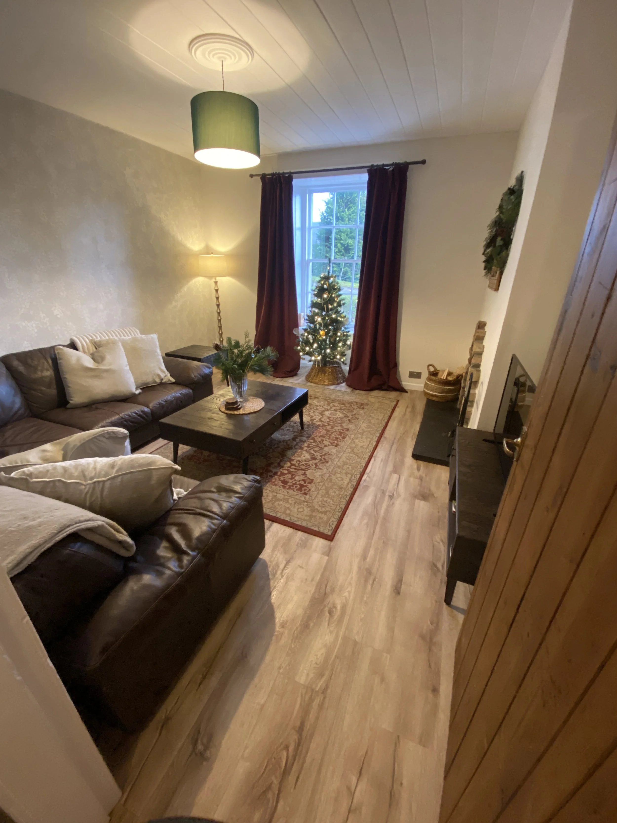 COACHMANS LOUNGE XMAS.jpg