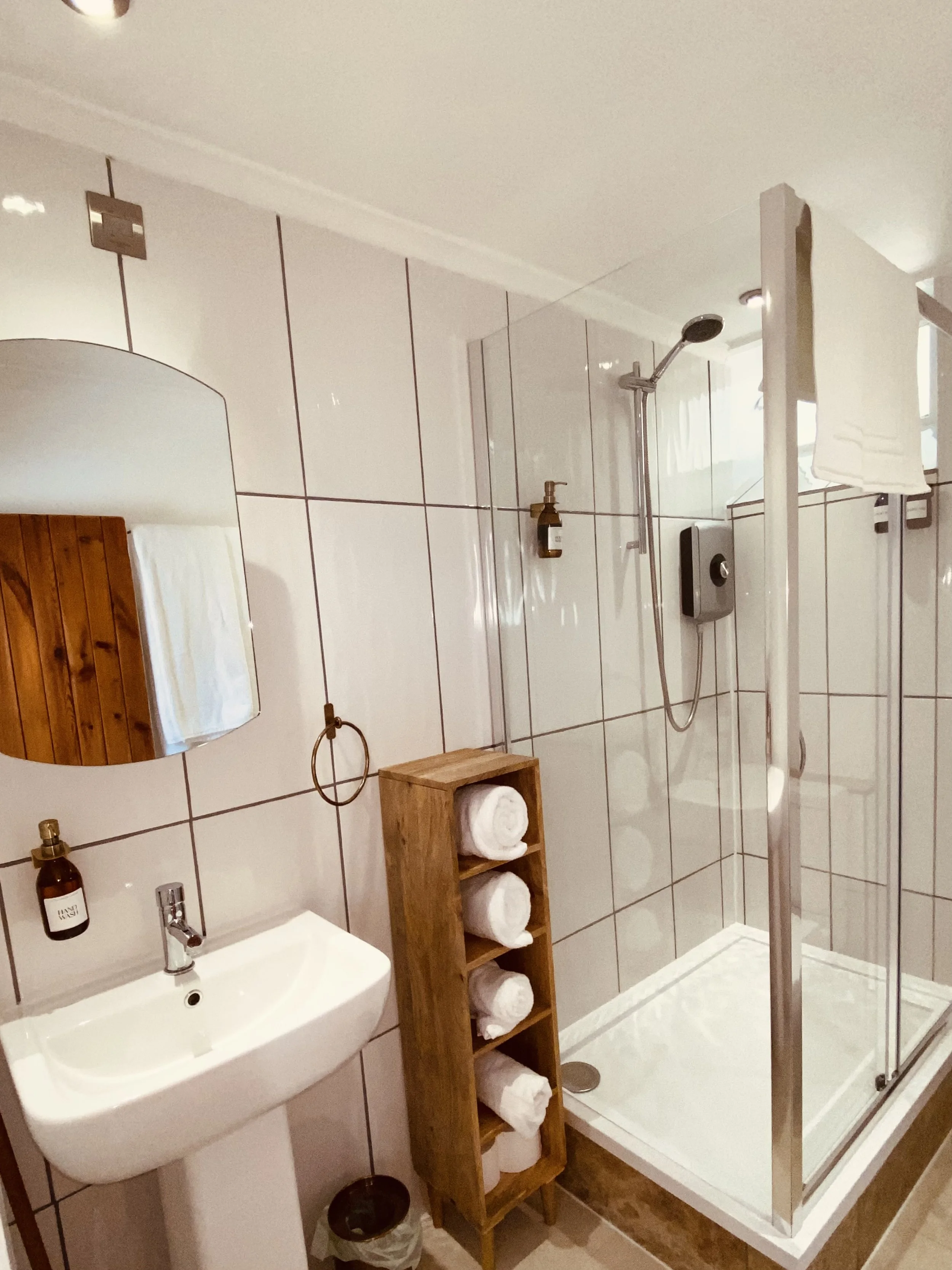 COACHMANS BATHROOM NEW NEW.jpeg