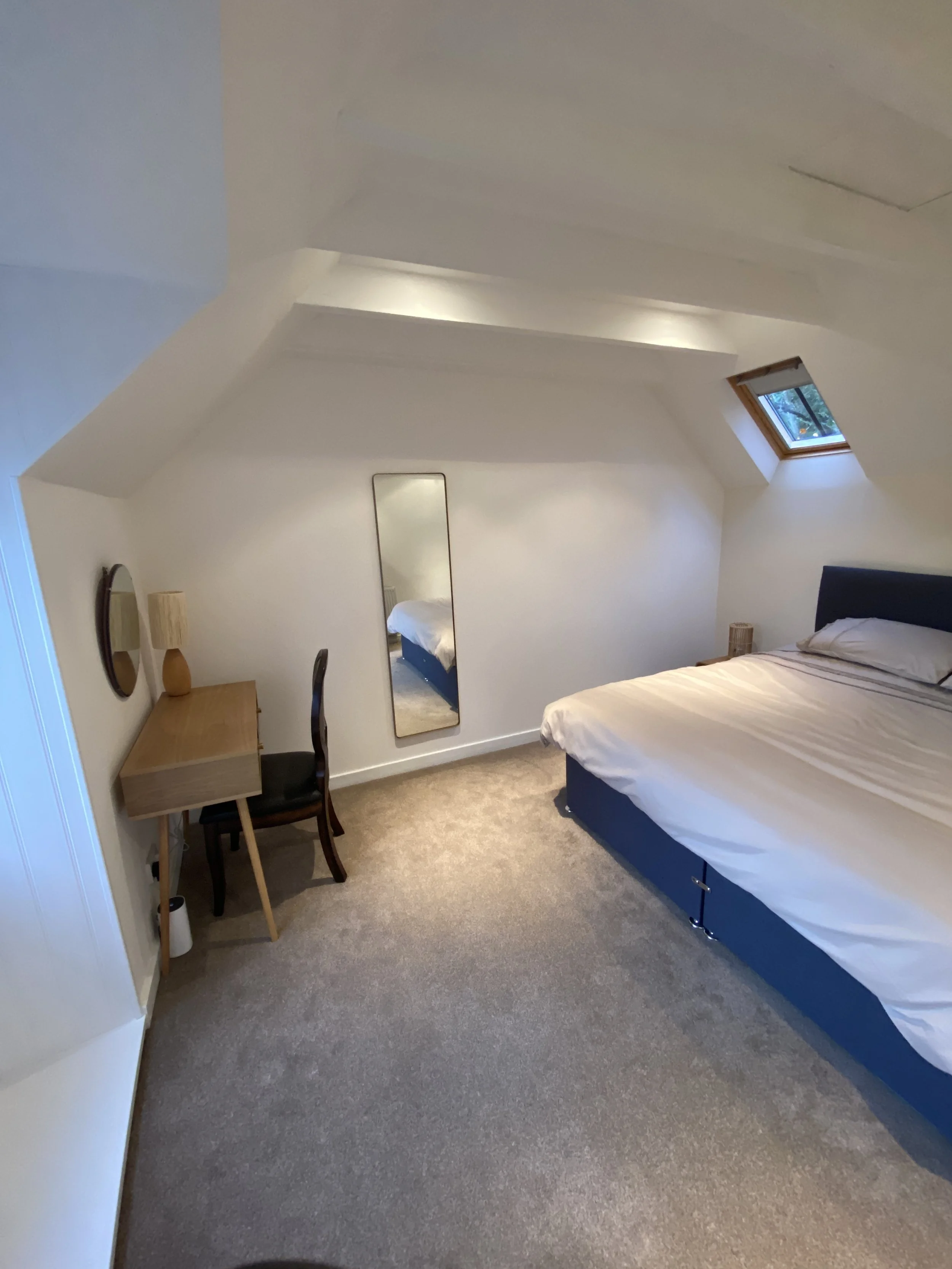 COACHMANS BACK BEDROOM.jpg