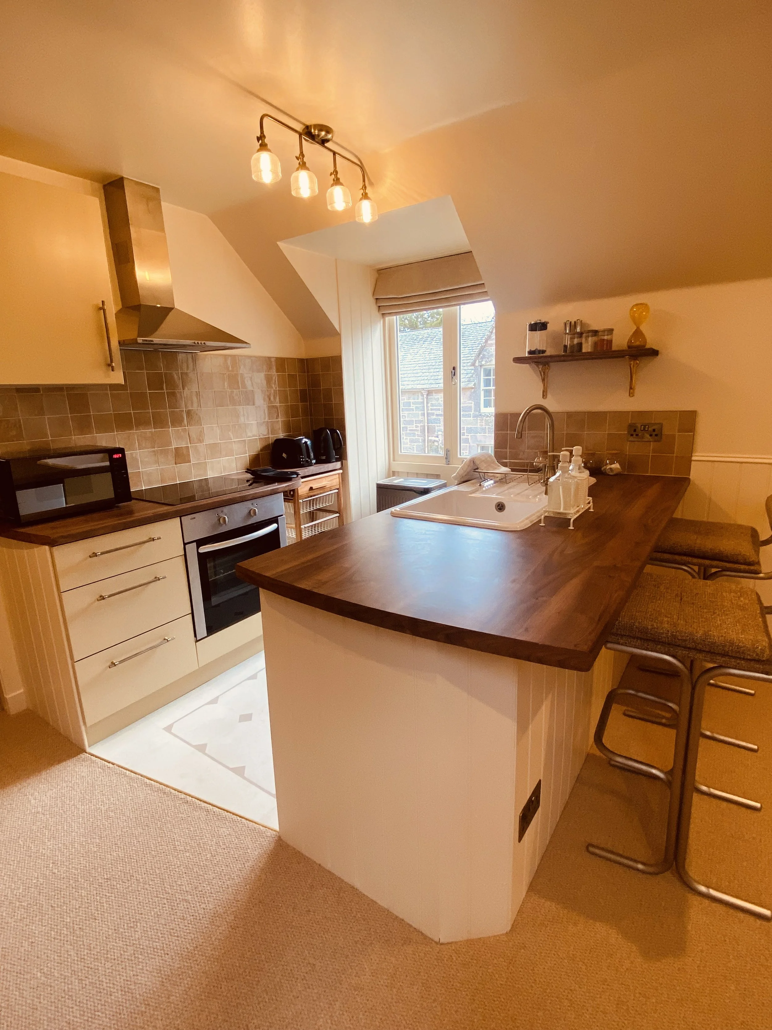 HAYLOFT RENO KITCHEN.jpeg