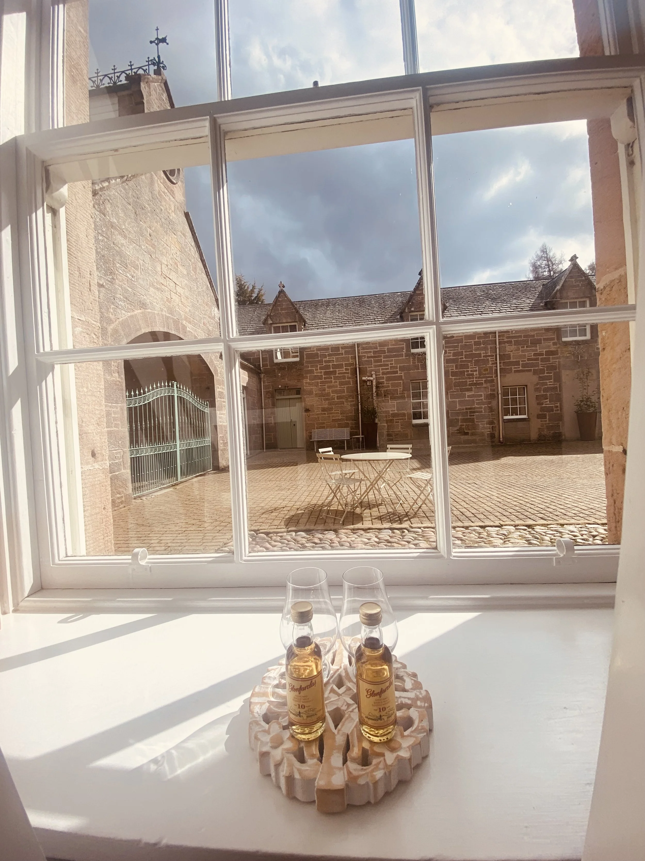 COACHMANS WINDOW & WHISKY.jpeg