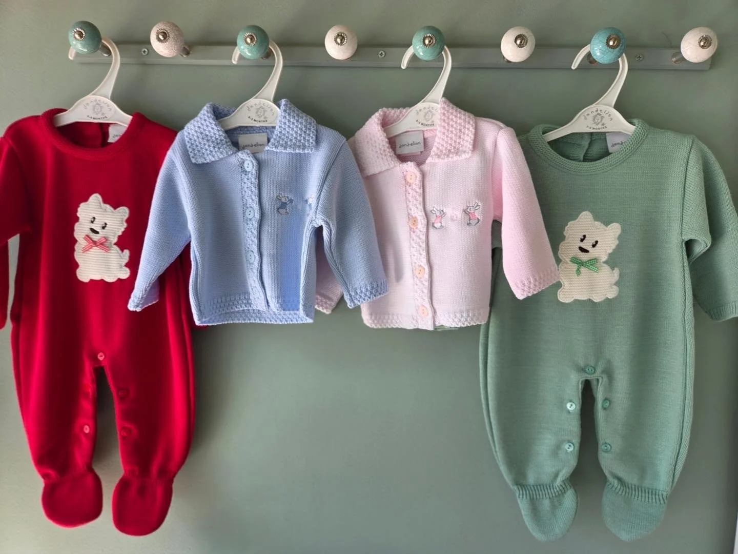 as september begins our baby corner is starting to fill with the sweetest, snuggliest baby knits and autumn layers 🤗

#september #babywear #autumnal #elycambridgeshire #shopsmallshoplocal