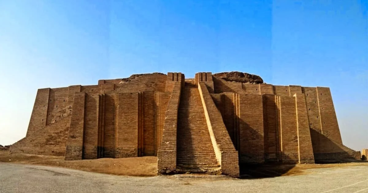 zigurat, templo monumental de la antigua Mesopotamia