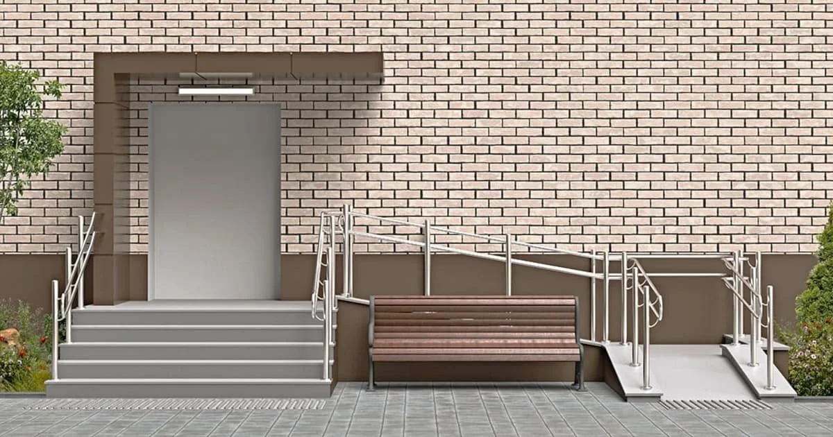 Ejemplos de diseño de rampas accesibles en edificios públicos