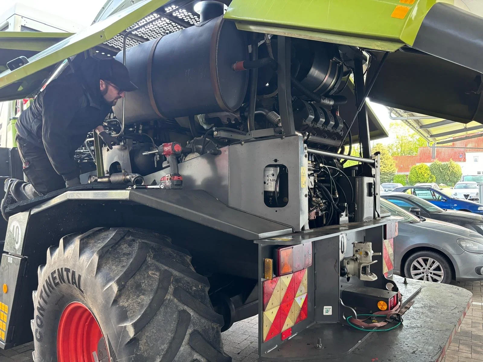 WhatsApp Image 2025-12-17 at 08.41.38.jpeg