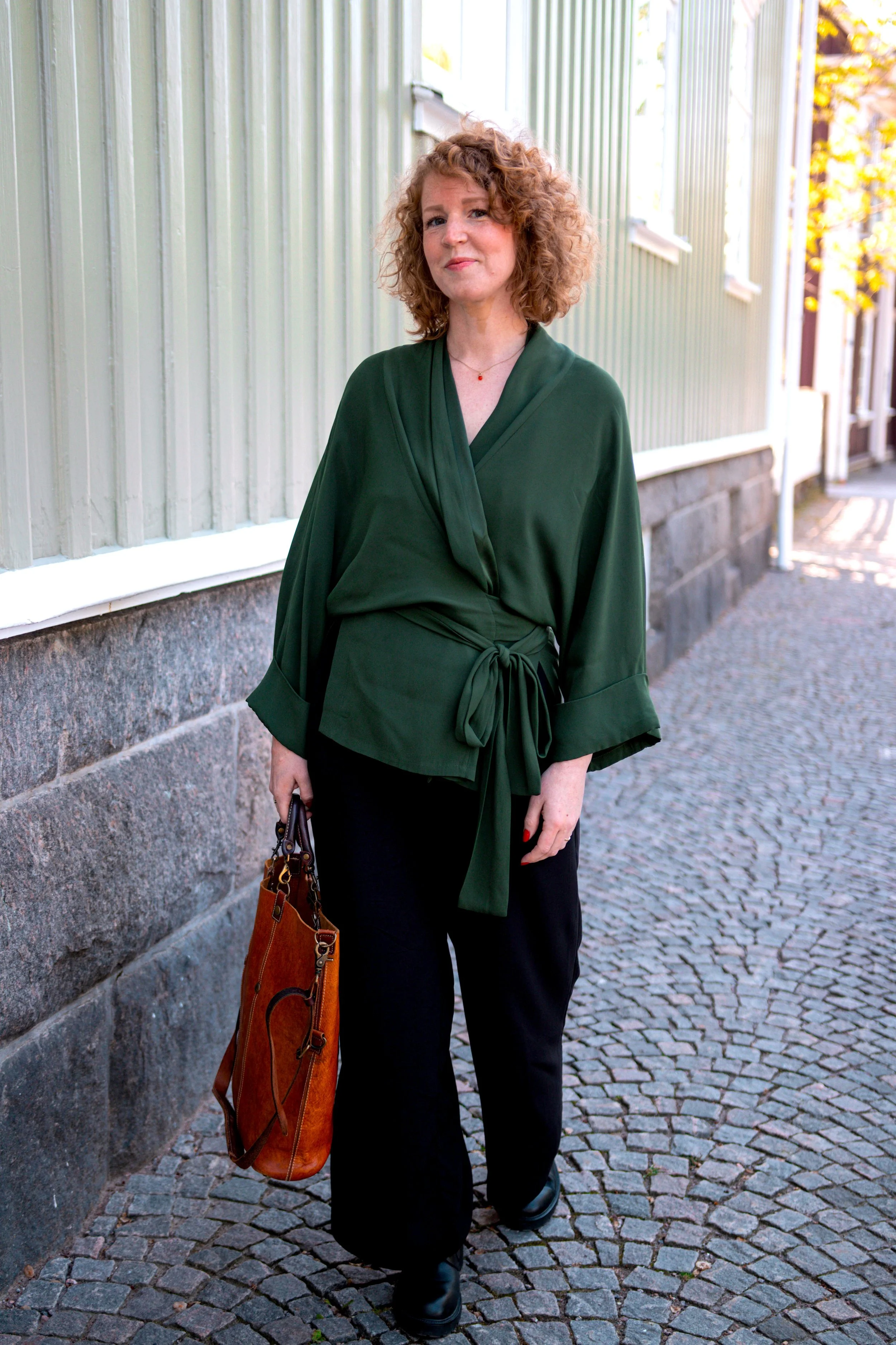 Skrivterapeut Elin Malmberg på väg till skrivkurs