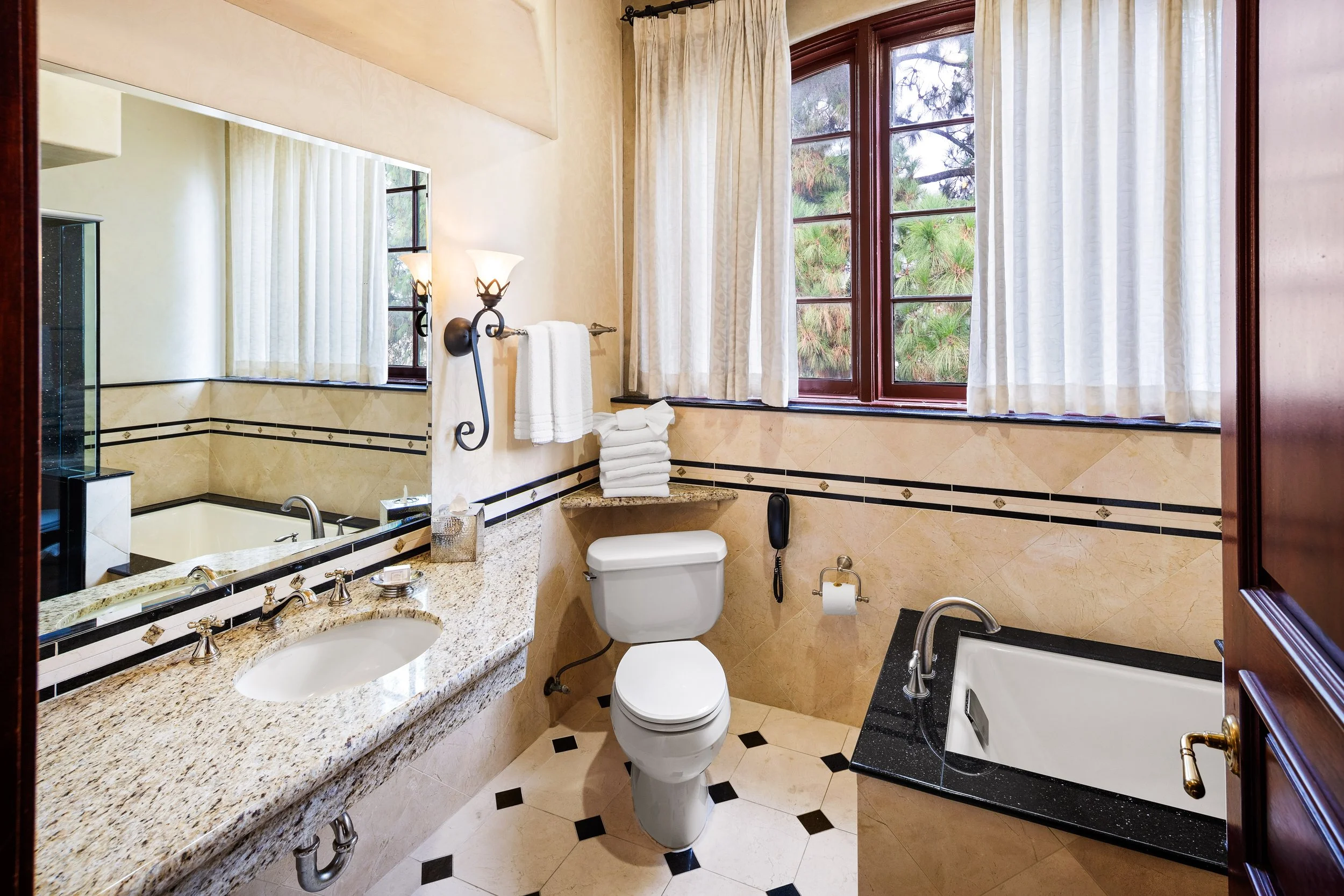 MissionInn-MKNS-433-Bathroom.jpg