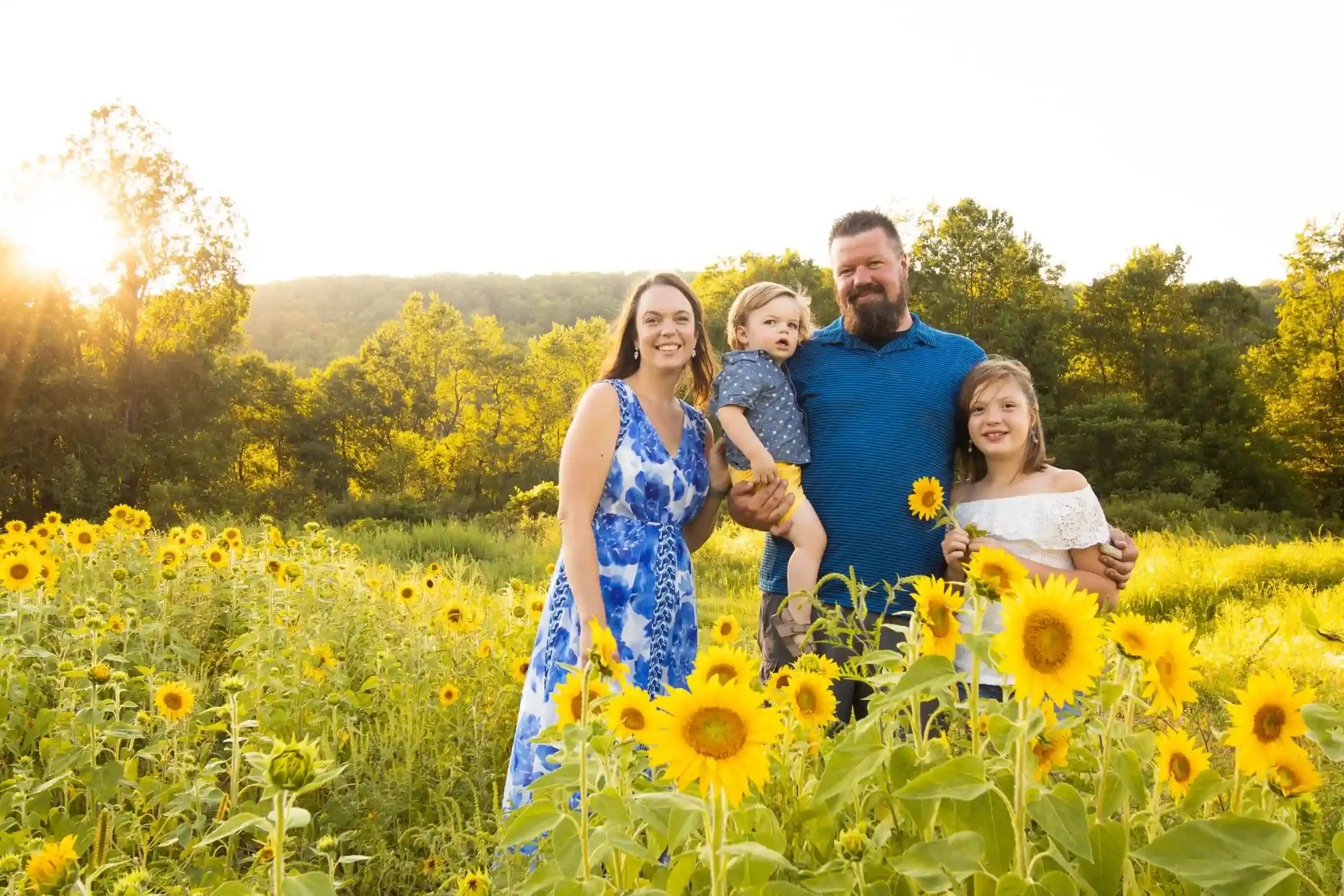 family-photography-gallery-5-happoldt-sunflowers-8158.webp