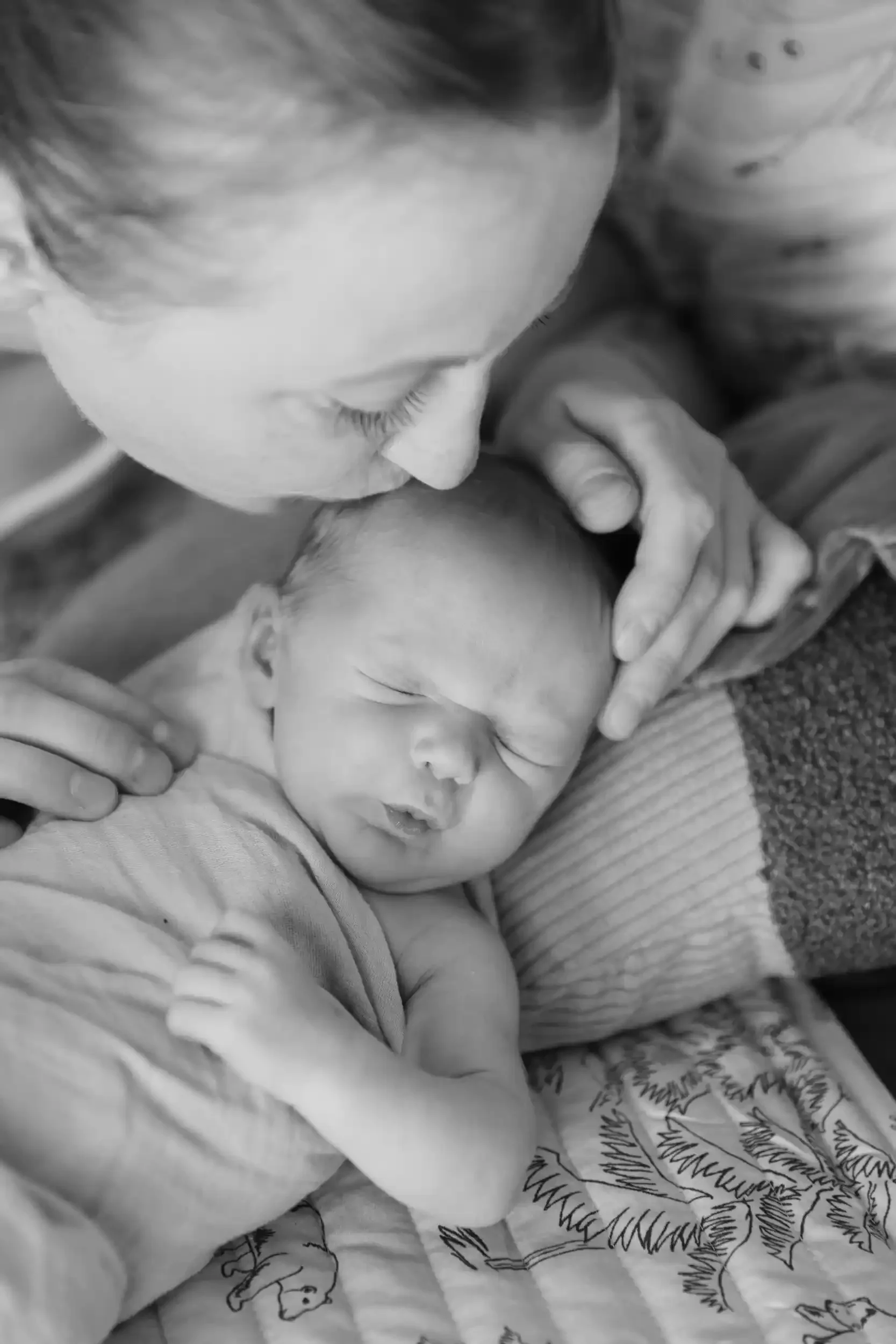 family-photography-gallery-3-finnegan-banks-hall-newborn-photos-1.webp