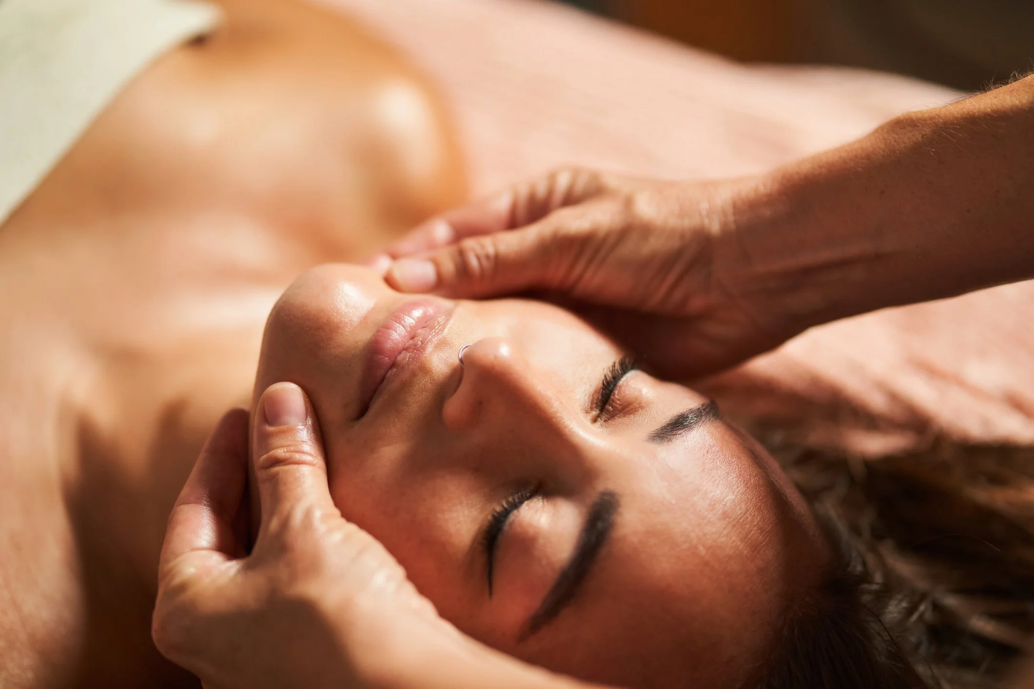 Best facial massage in Columbus, Ohio. Salon and spa near me specializing in facial massage, scalp therapy, head spa rituals, and high-end holistic beauty services.