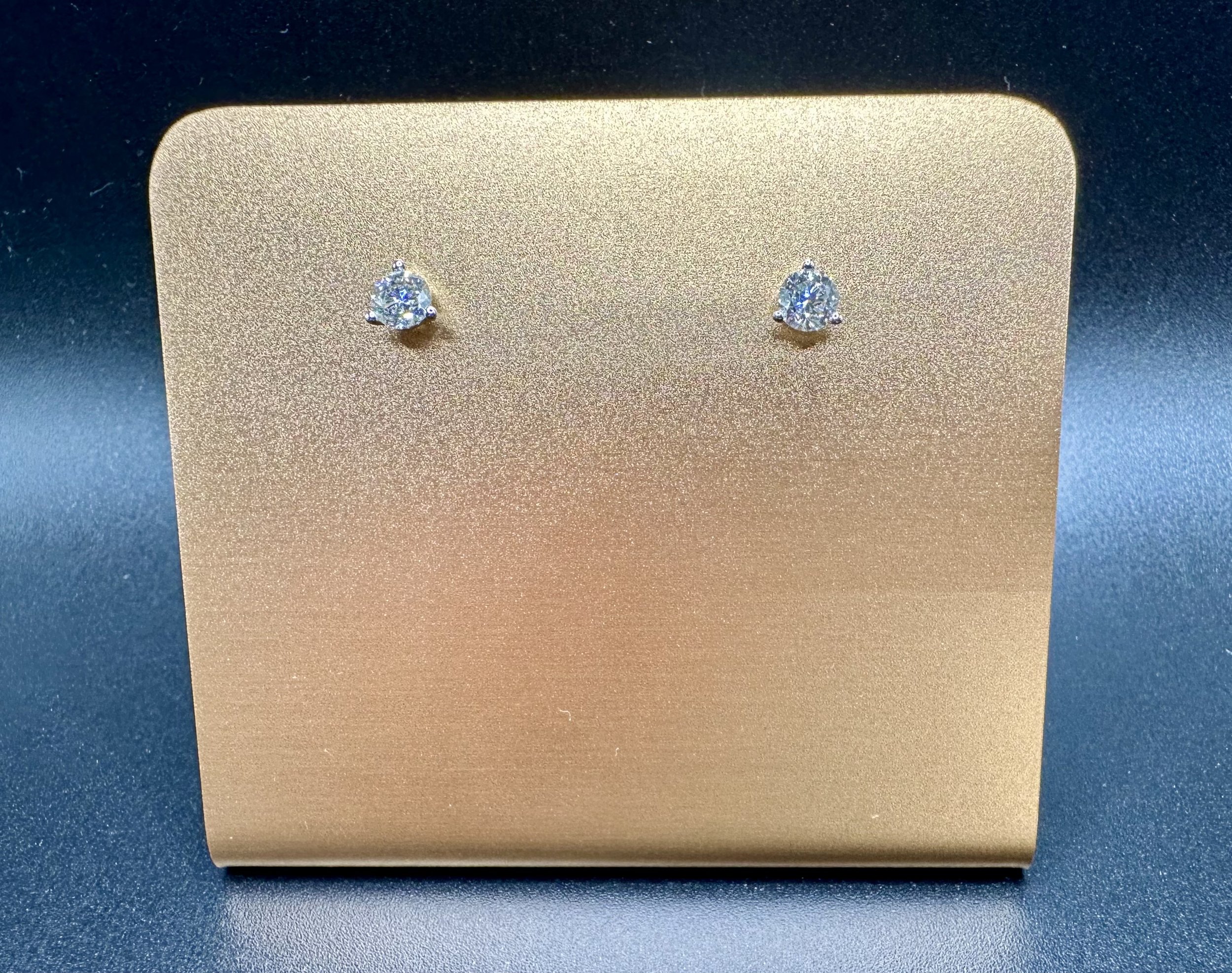 3 Prong Round Diamond Studs 0.75tw