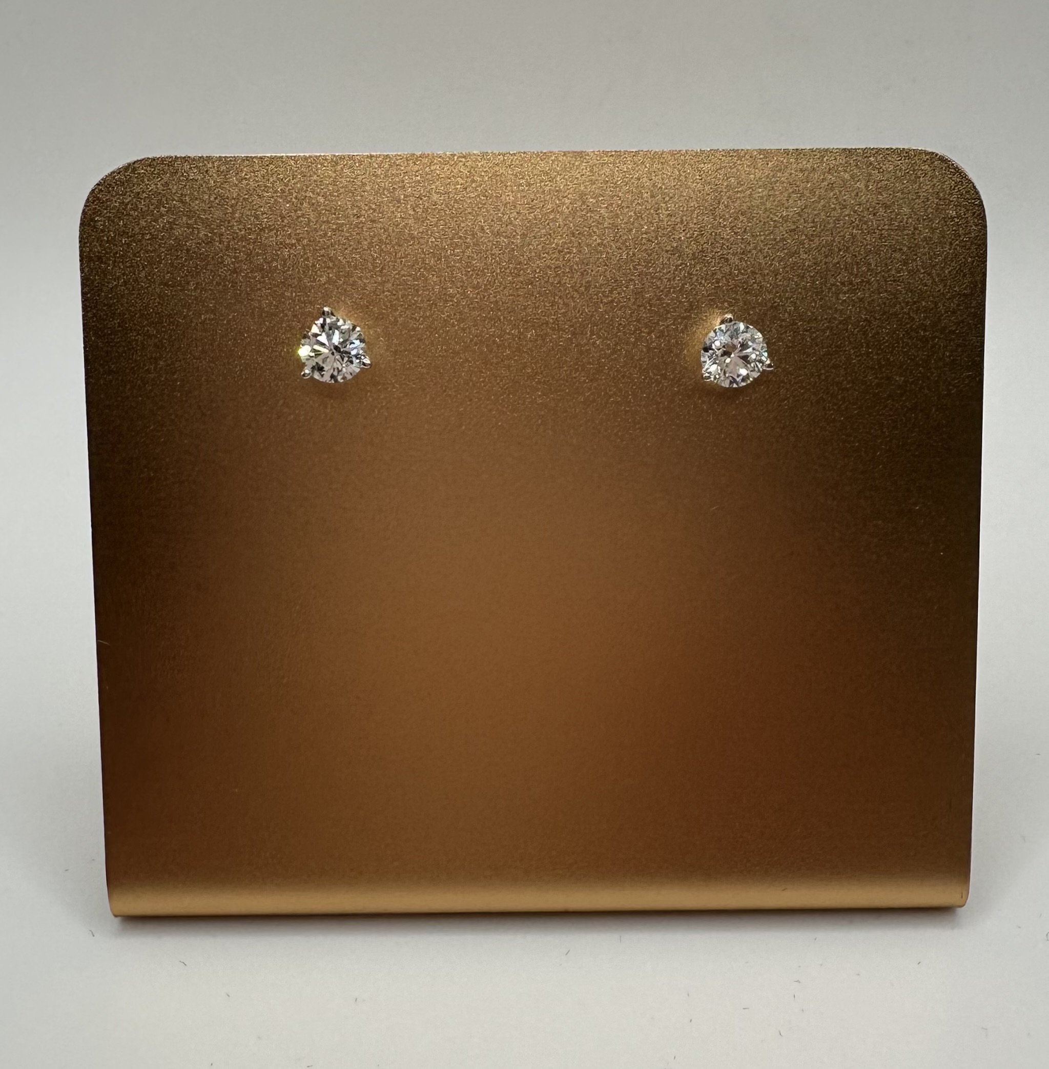3 Prong Round Diamond Studs 1.00tw