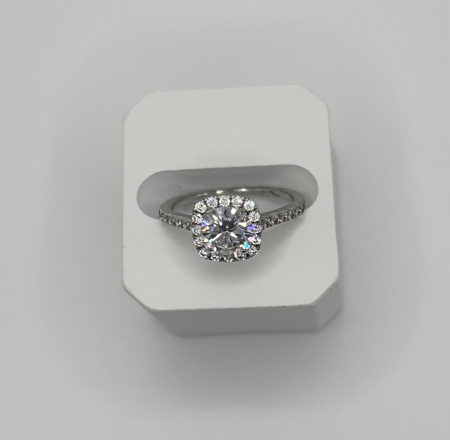 Round Diamond Halo Engagement Ring