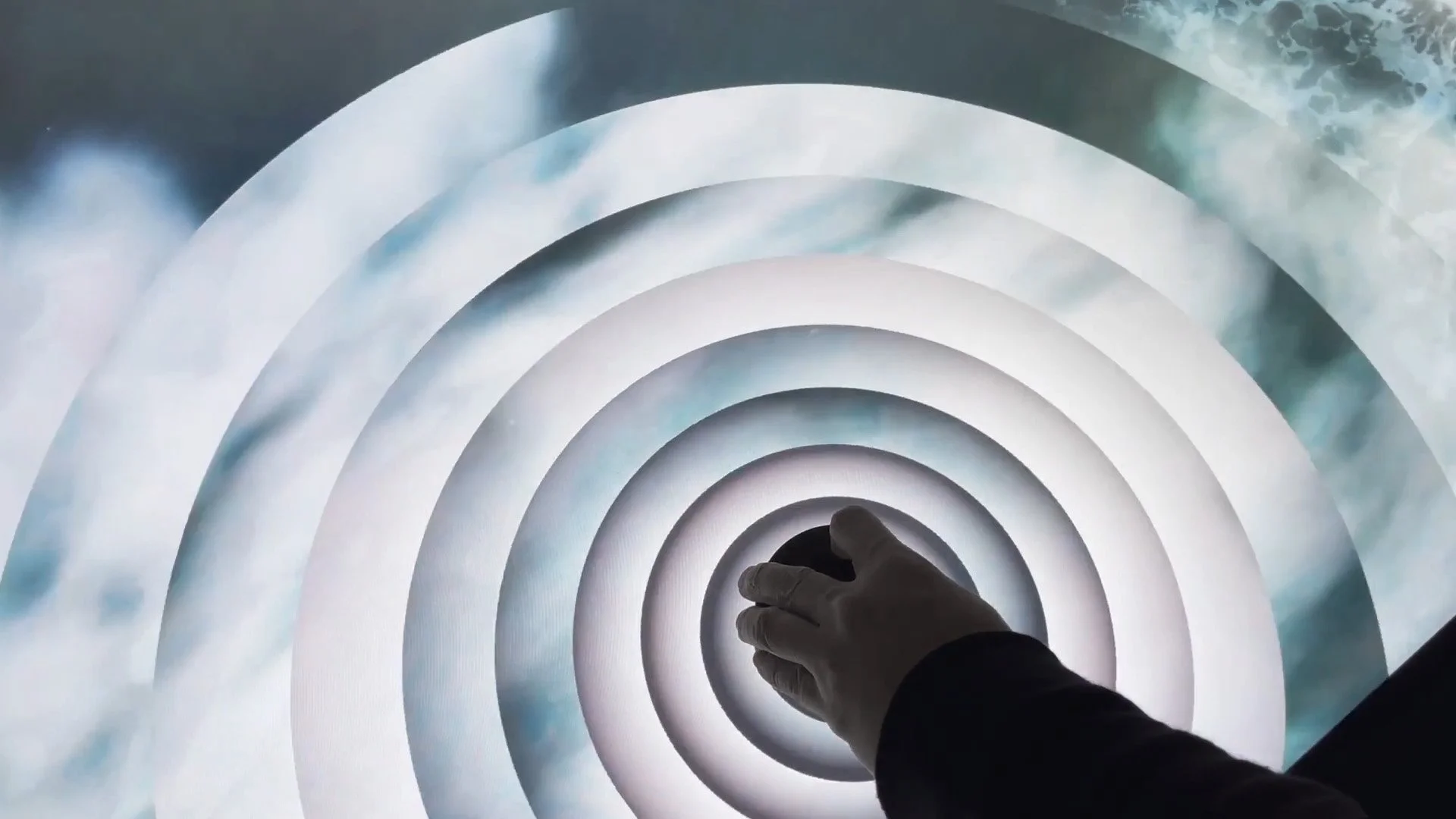 The interactive touch table* WELLTEC