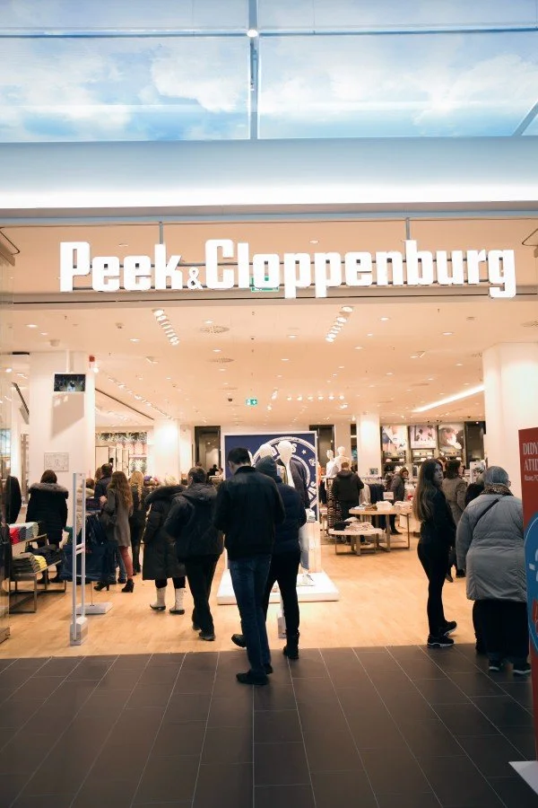 PeekClopp52-600x900.jpg