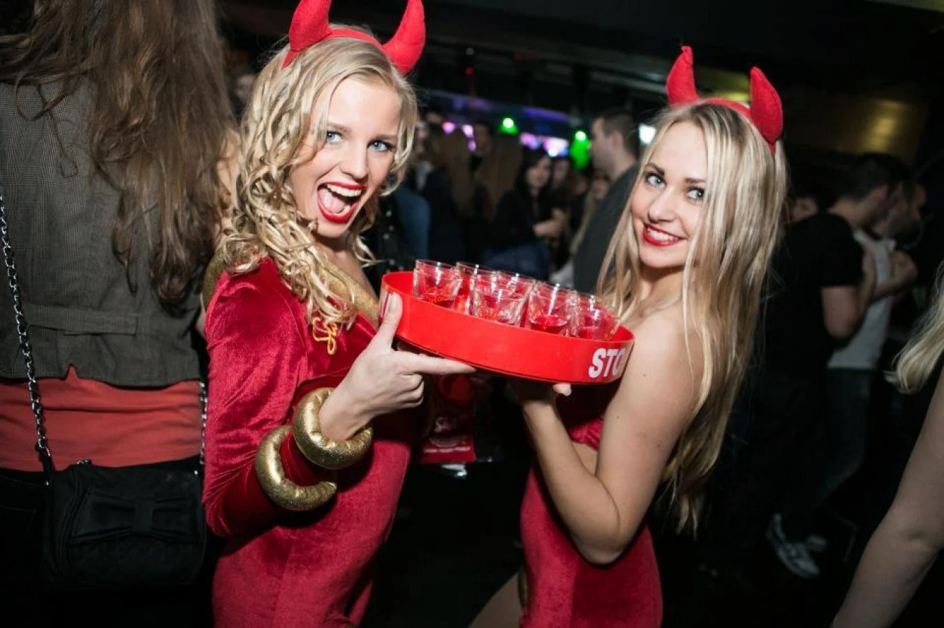 Stoli_-Red_2013_WOWpromo_3-1352x900.jpg