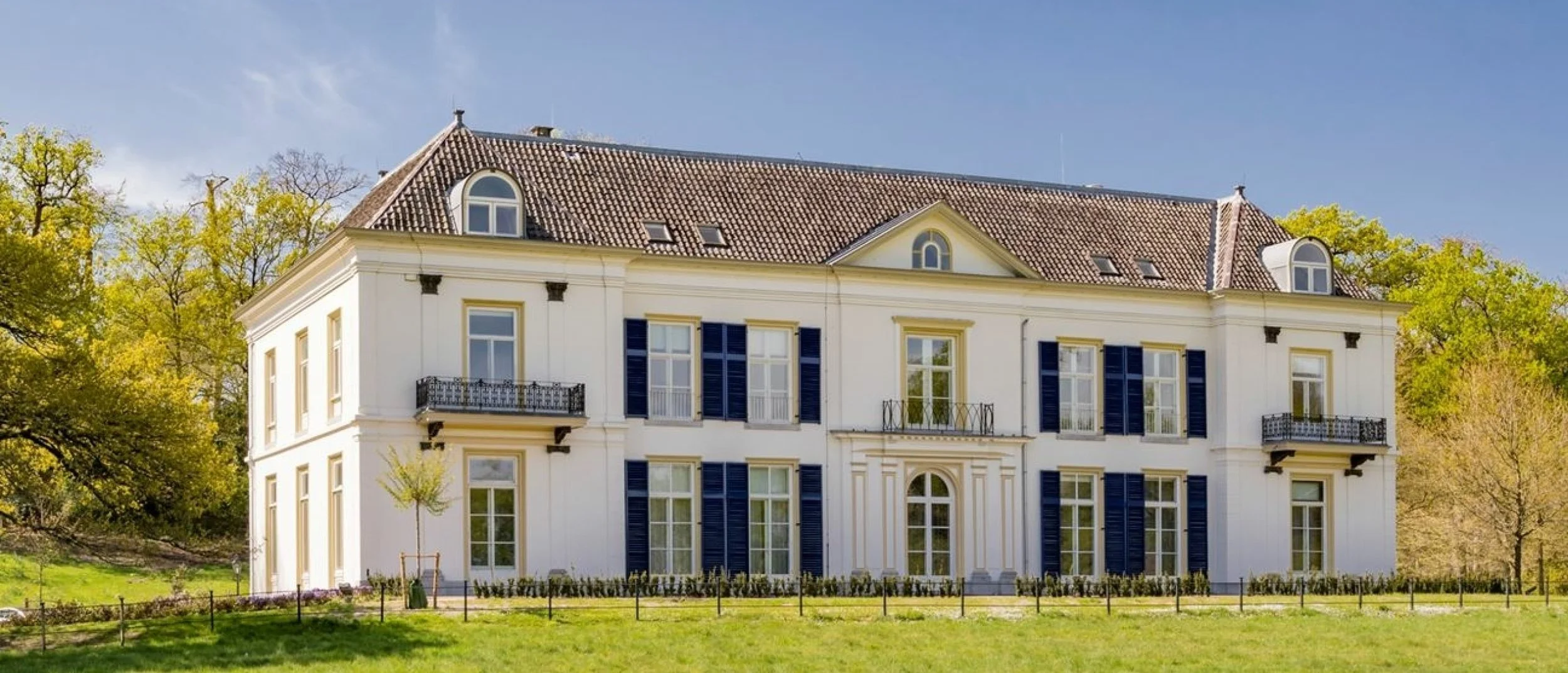 heligenbergerweg-leusden-hoofdgebouw-2560x1100 (1).jpeg