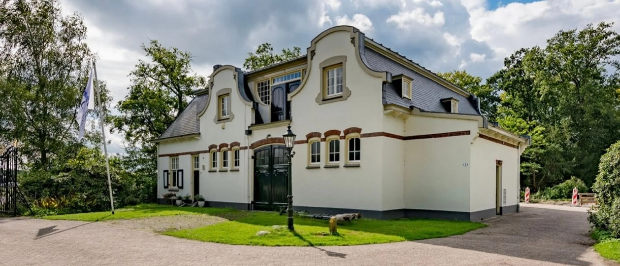 img_0848-2558x1100 (1).jpg