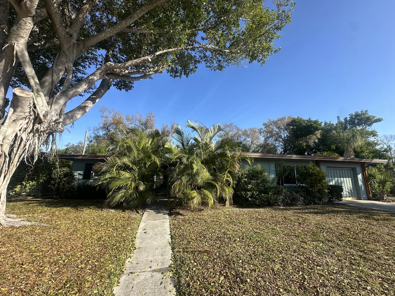 Sarasota, Florida for sale by owner property closed cash in under 30 days