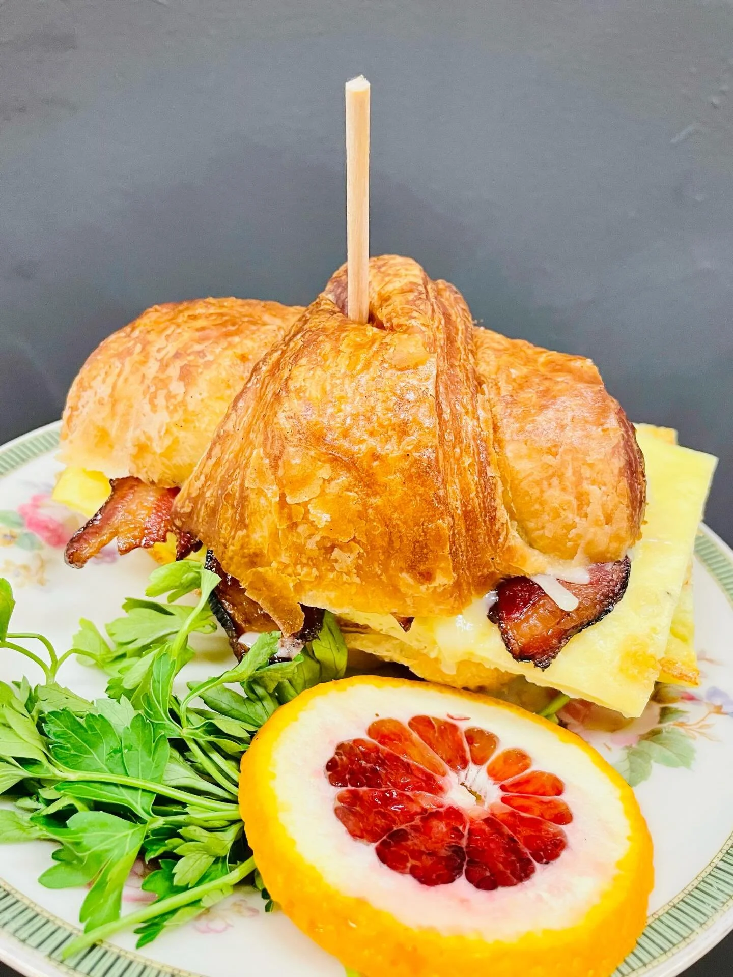 You asked and we listened. Breakfast sandwiches are now a staple on our menu. Fresh baked eggs, thick cut bacon, @cabotcreamery cheddar, on a @willhyfarms sourdough croissant. Pair that with an espresso and you're set to tackle the winter weather. Se