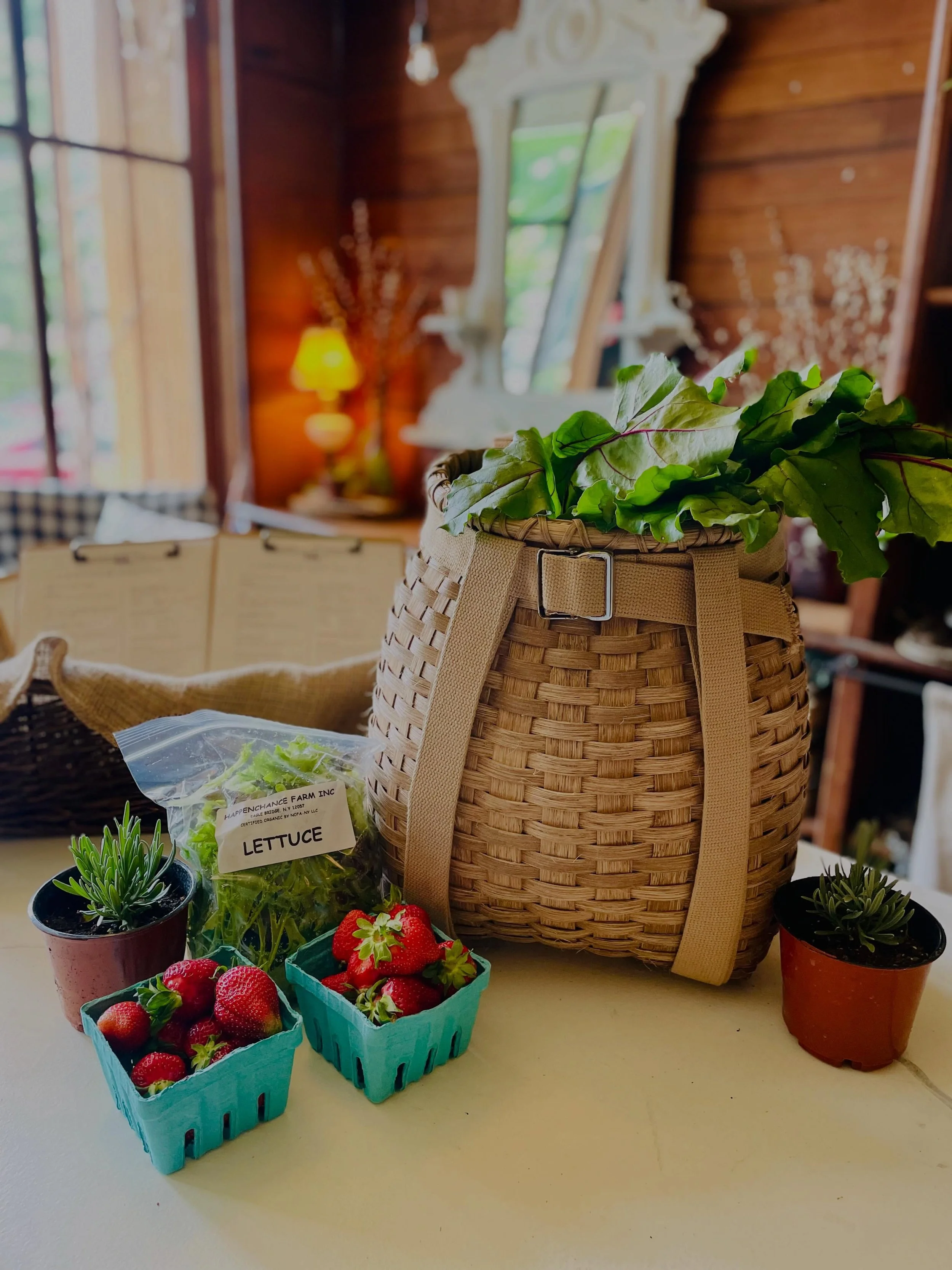 Have you heard? We&rsquo;re now open on Sundays! Join us from 10am-2pm for brunch. Sundays are the place to be in Cambridge; come grab a coffee, stroll the @cambridgevalleyfarmersmarket , visit @blackwidowgalleryllc , @forgetmenotconsignments , and @