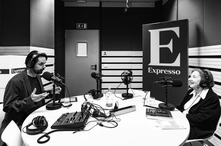       
  
     SIC notícias    EXPRESSO   Foto: Matilde Fieschi  Entrevista aqui:  https://www.youtube.com/watch?v=yvu1turbEzI&amp;t=4399s   


  
 #block-f98d851fecdf35c9ced4 {
    
    
    
    
  }

  #block-f98d851fecdf35c9ced4 .sqs-html-content
