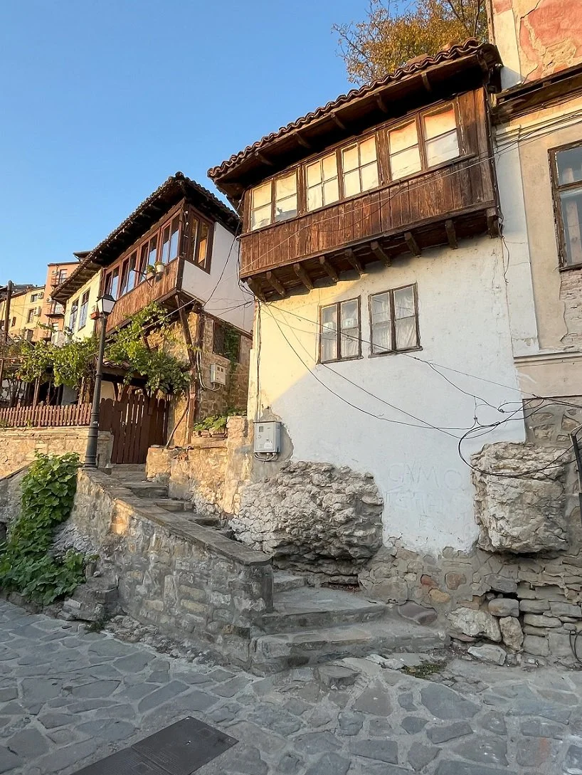 IMG_9220 Houses in Veliko Tarnovo.jpg