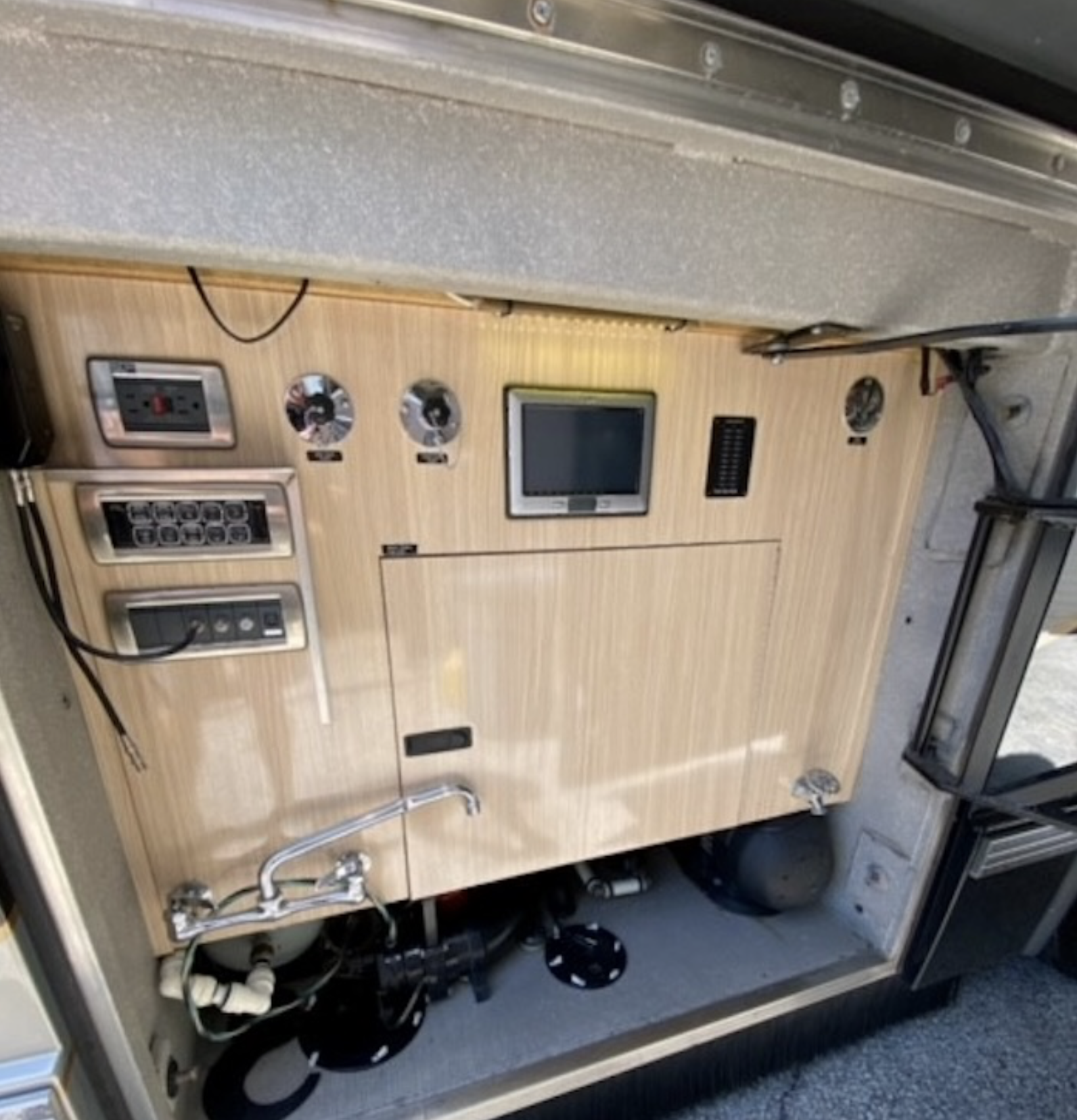 2012 Featherlite 44.png