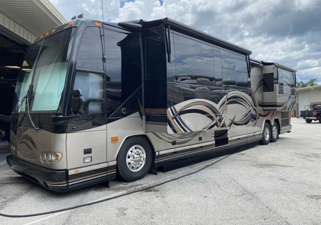 2007 Prevost 1.jpg