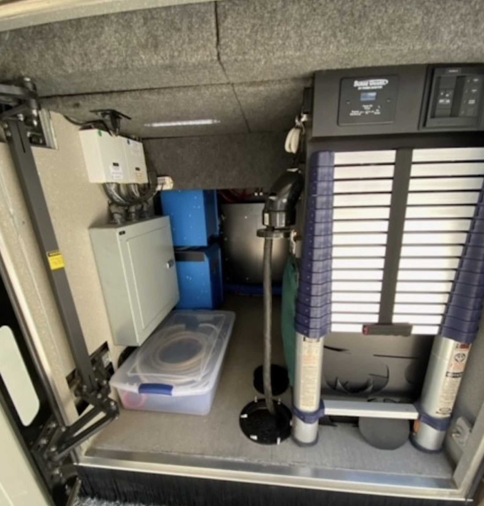 2012 Featherlite 43.png